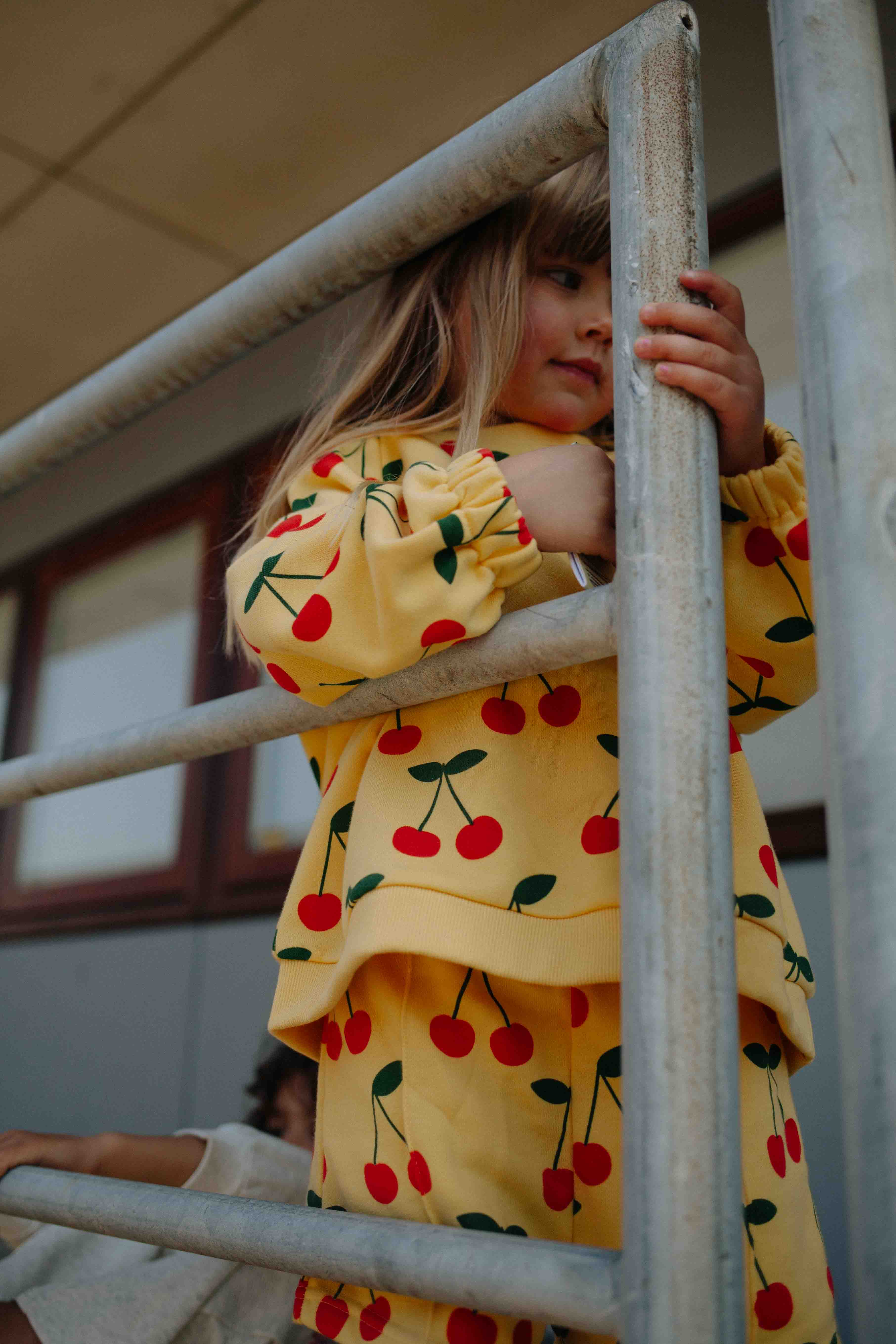 CHERRY SHORT SET