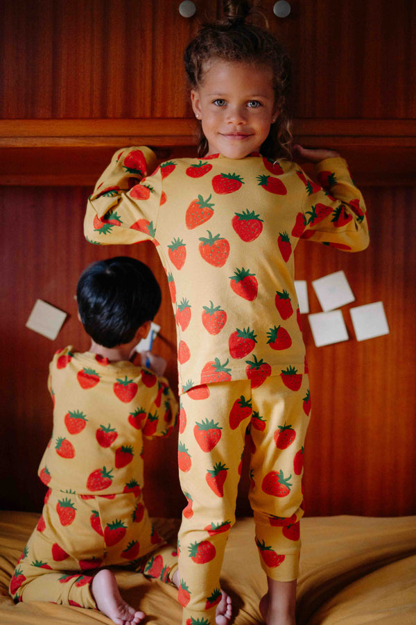 YELLOW STRAWBERRY LEGGING SET