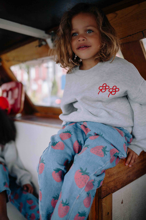 SIGNATURE FLOWER SWEATSHIRT