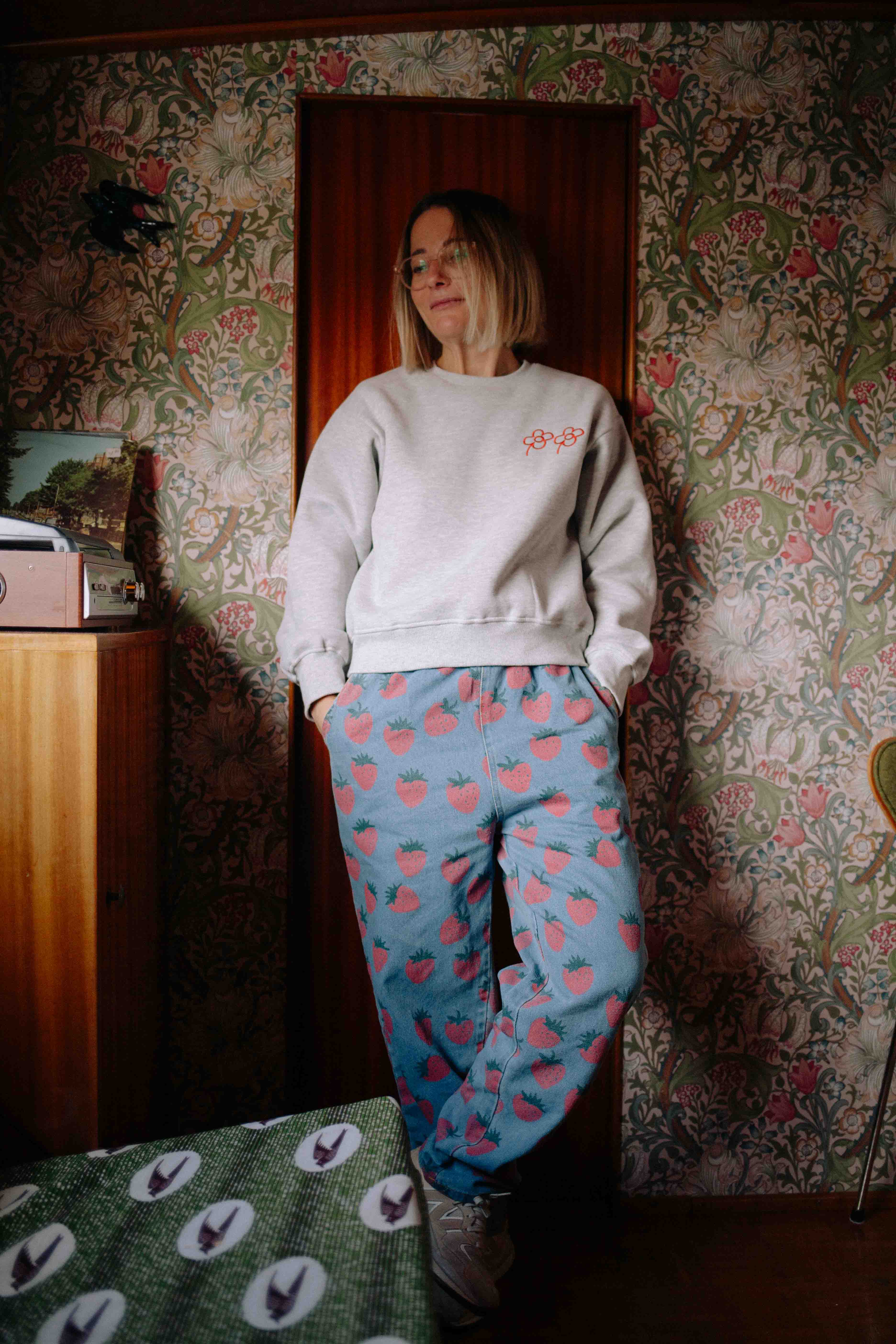 STRAWBERRY JEANS WOMAN