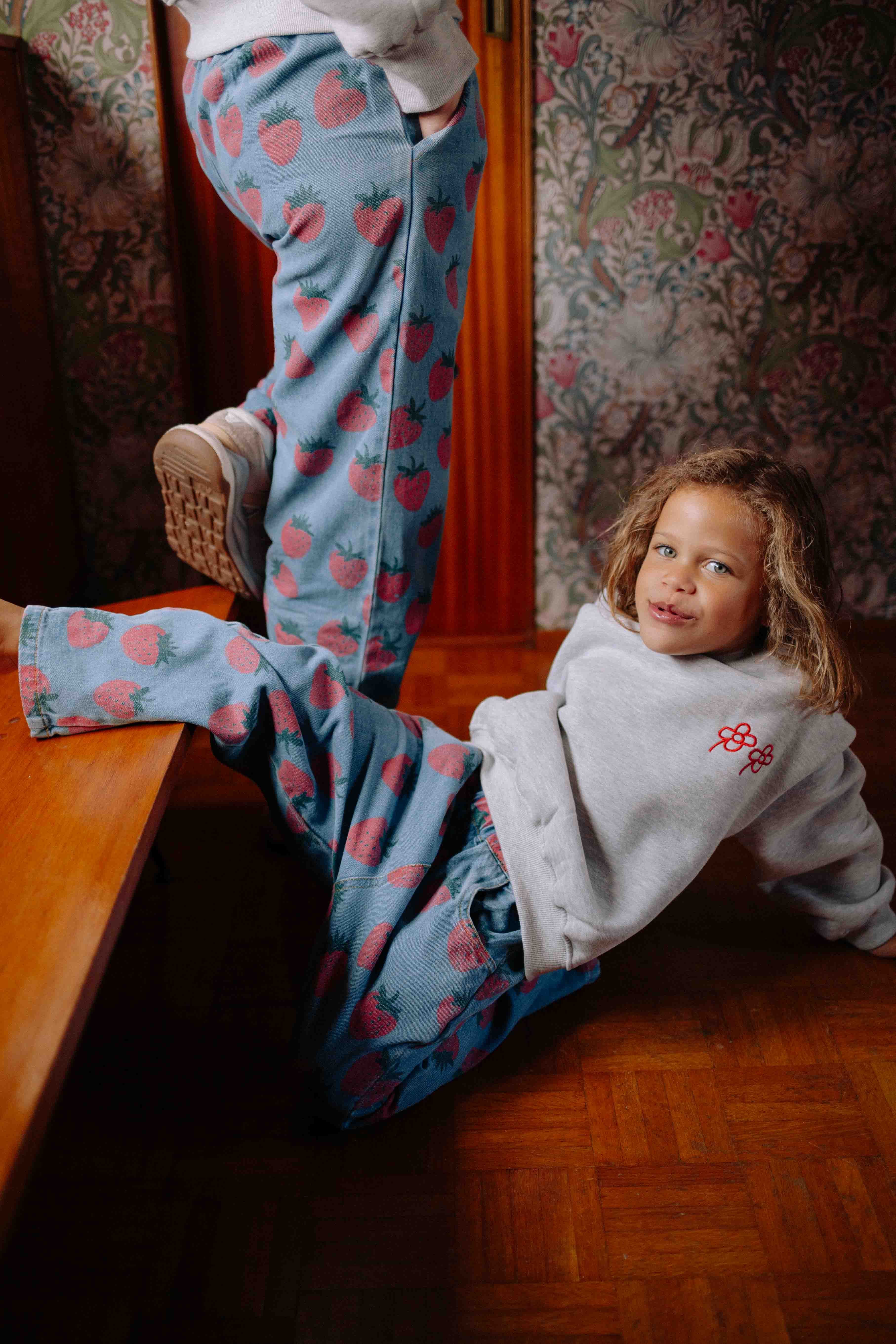 STRAWBERRY JEANS WOMAN