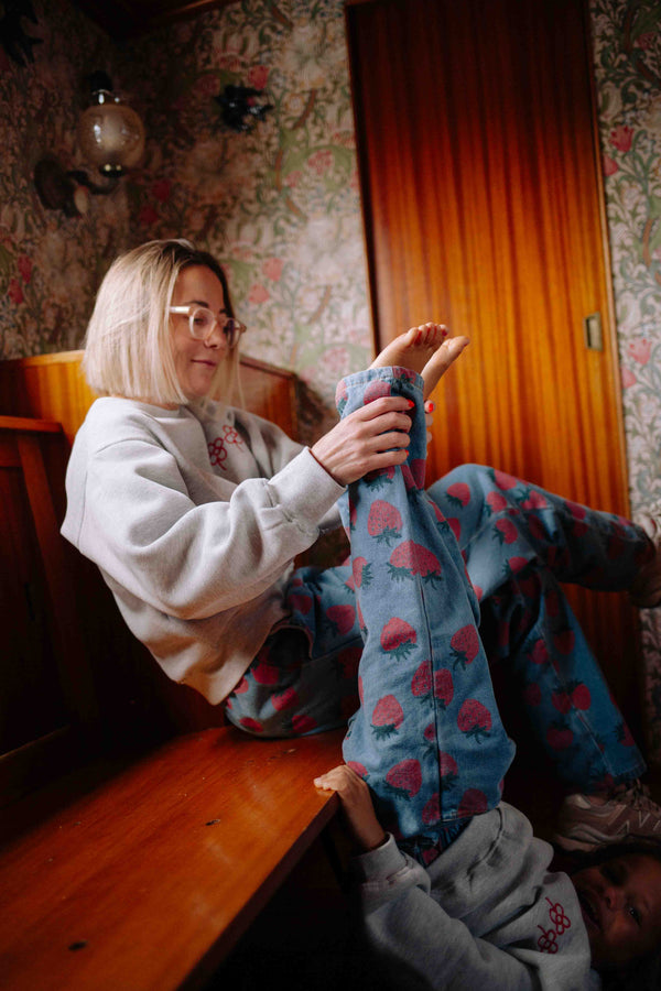 STRAWBERRY JEANS WOMAN