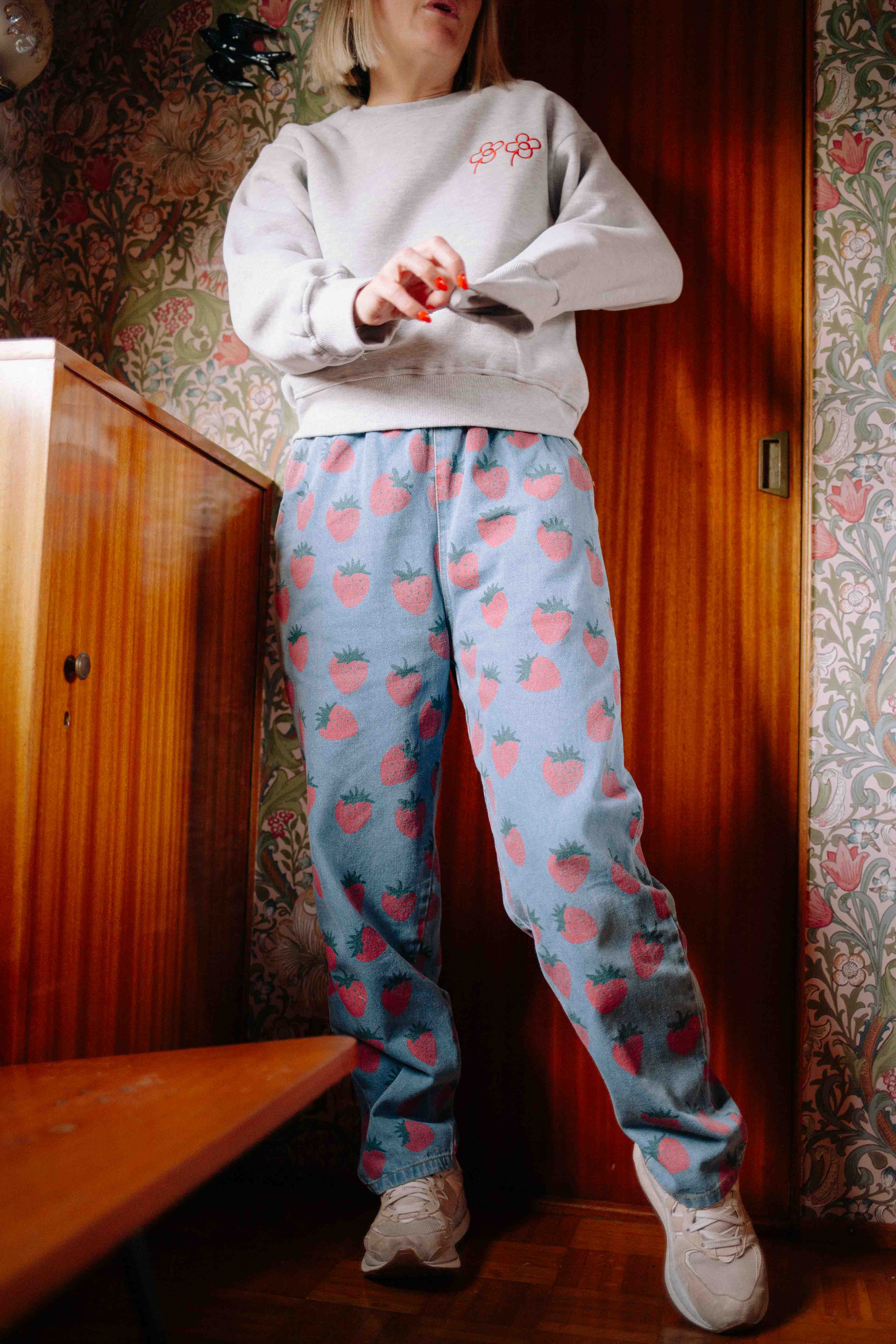 STRAWBERRY JEANS WOMAN