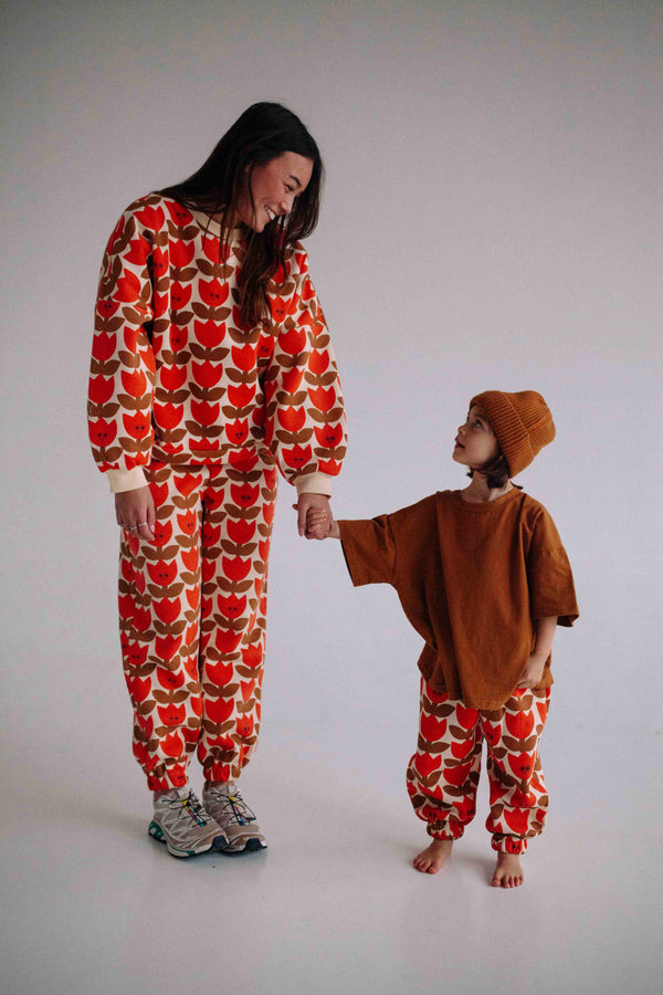 ORANGE SMILING TULIP SET WOMAN