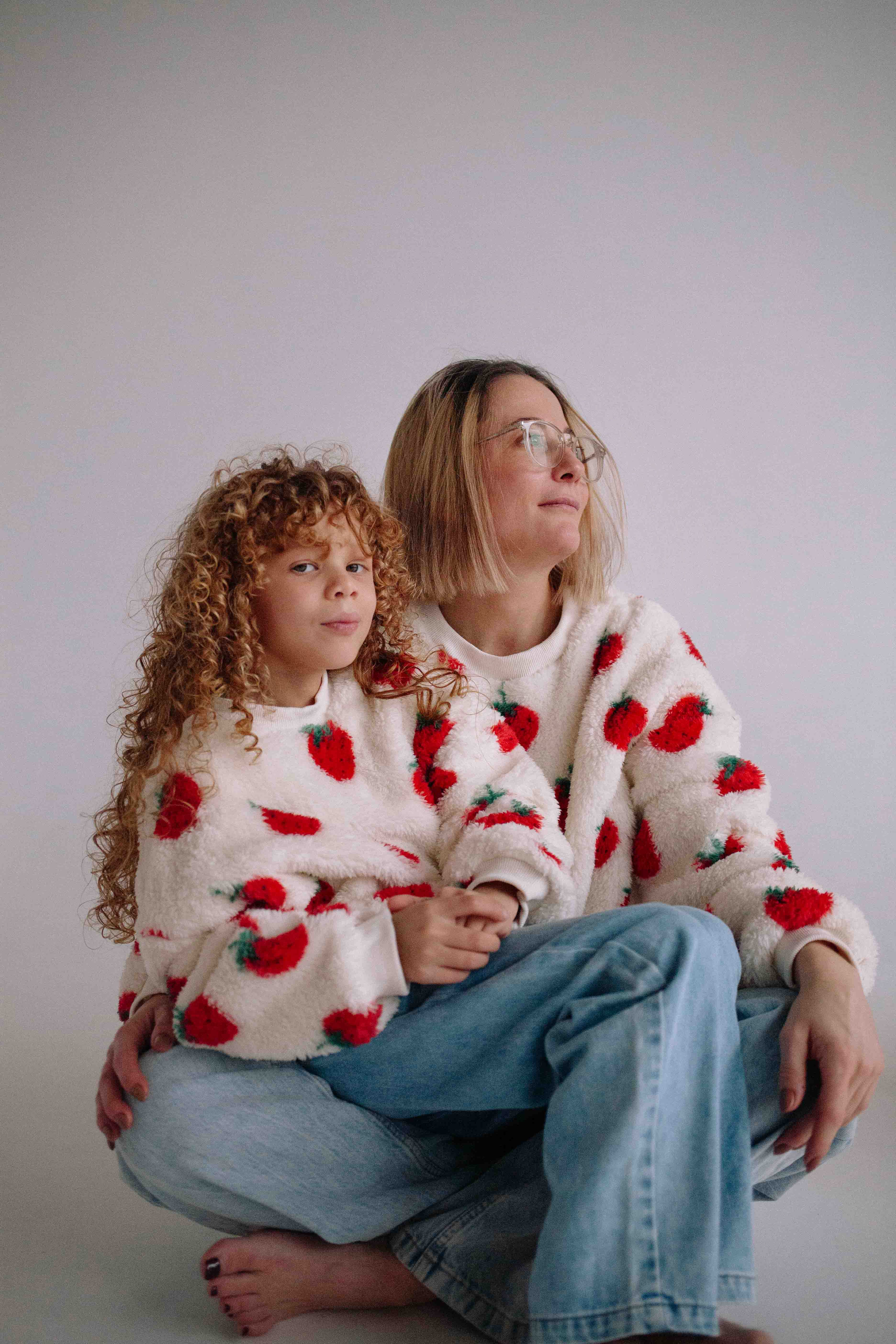 STRAWBERRY SWEATSHIRT