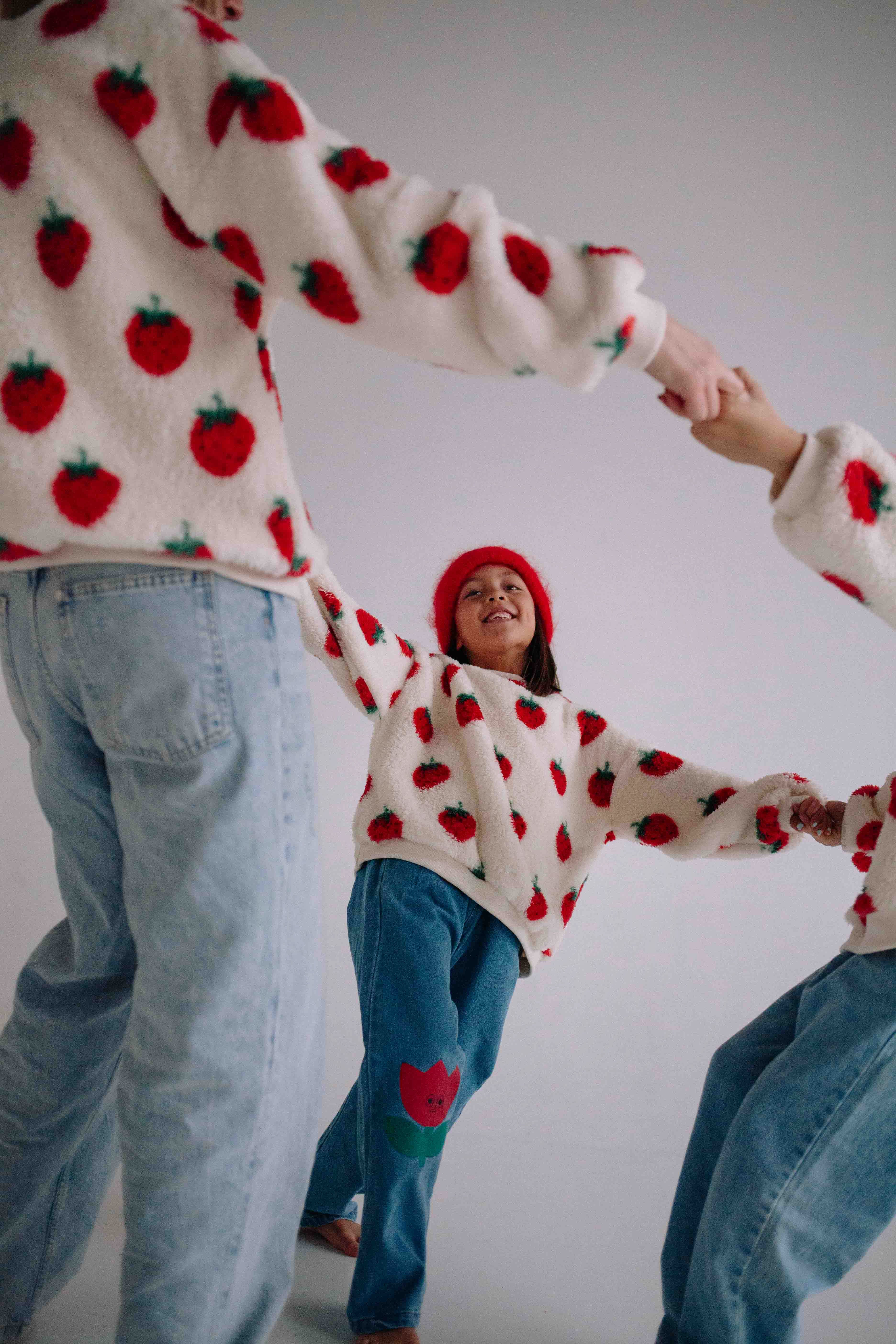 STRAWBERRY SWEATSHIRT