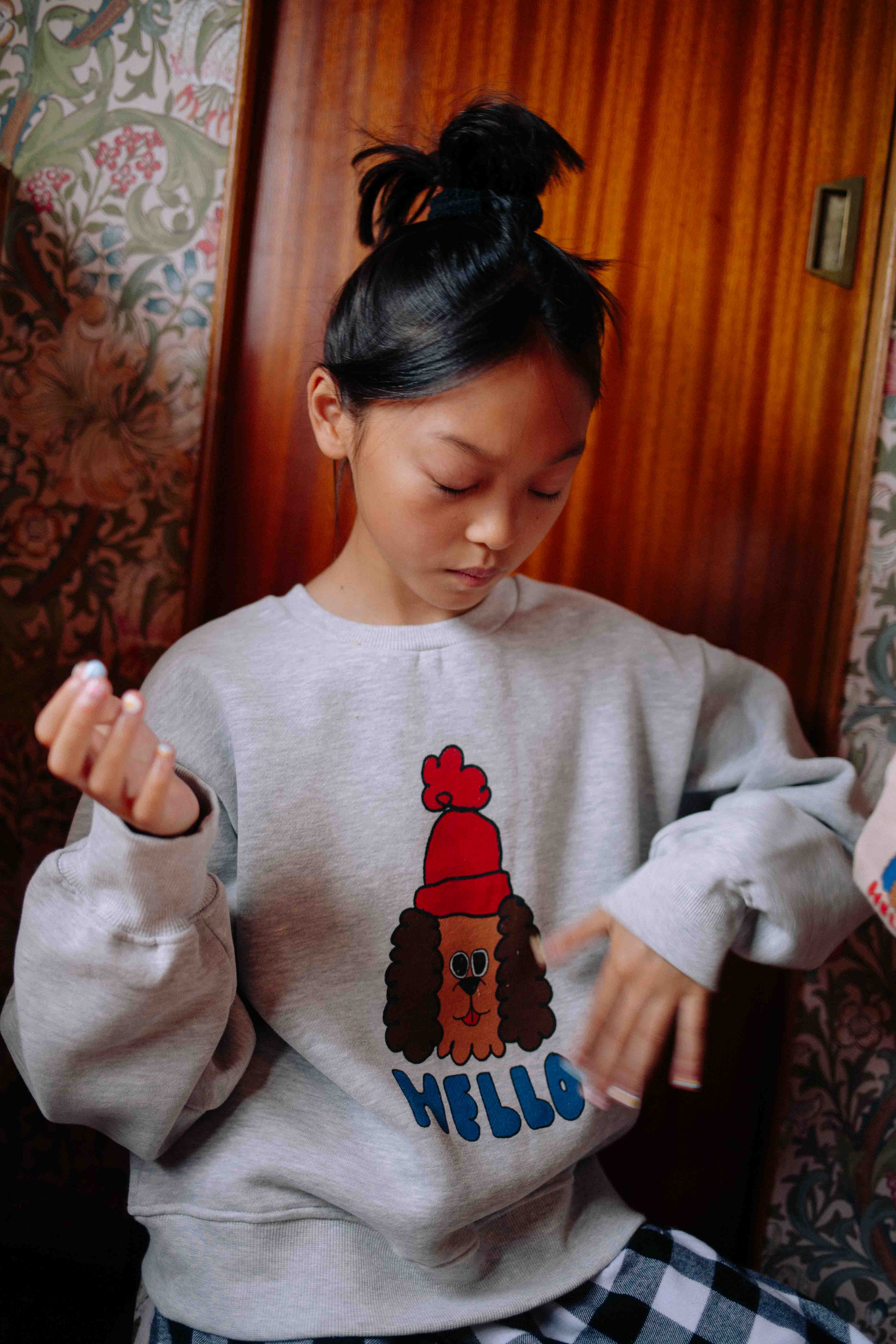 HELLO SWEATSHIRT
