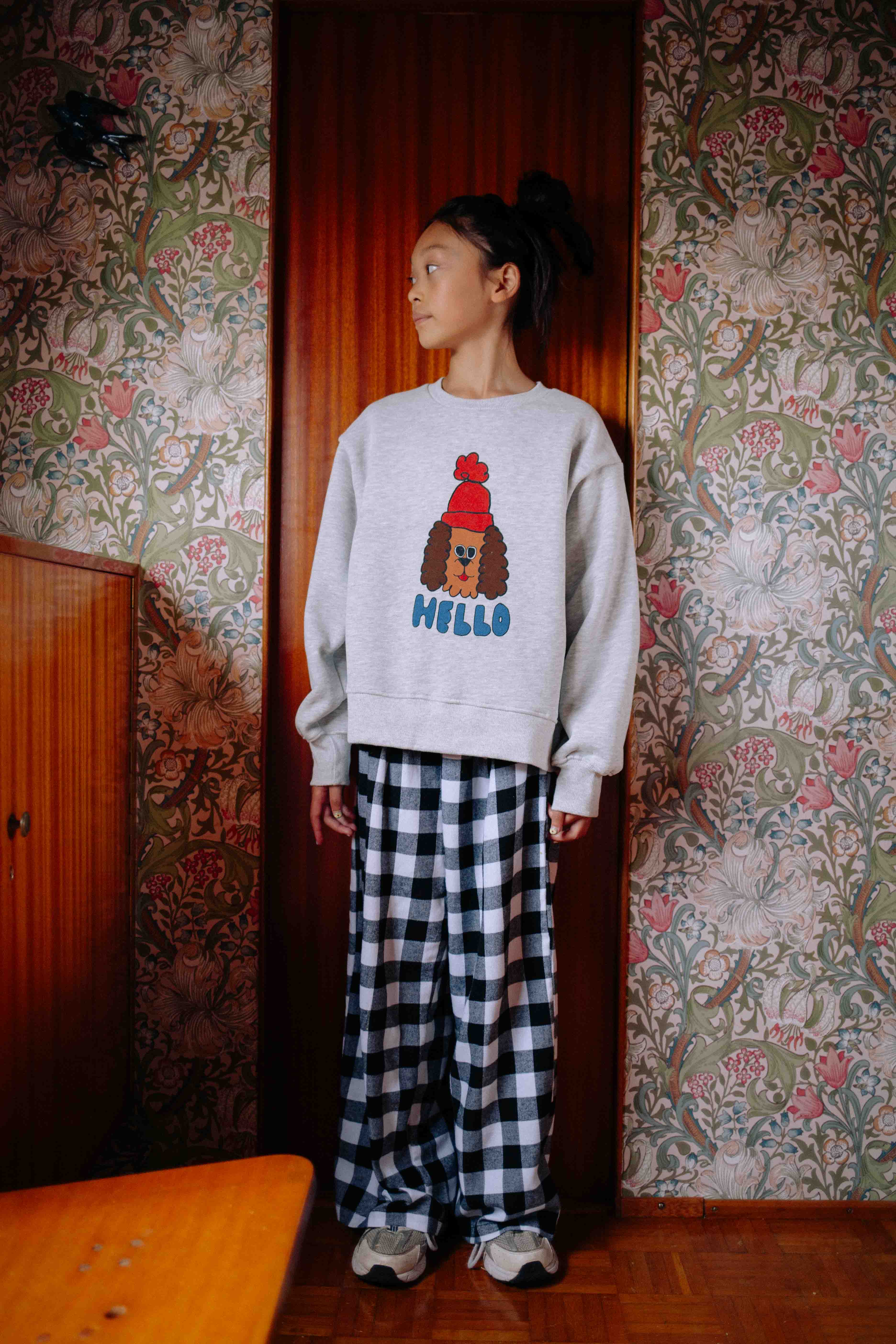 HELLO SWEATSHIRT