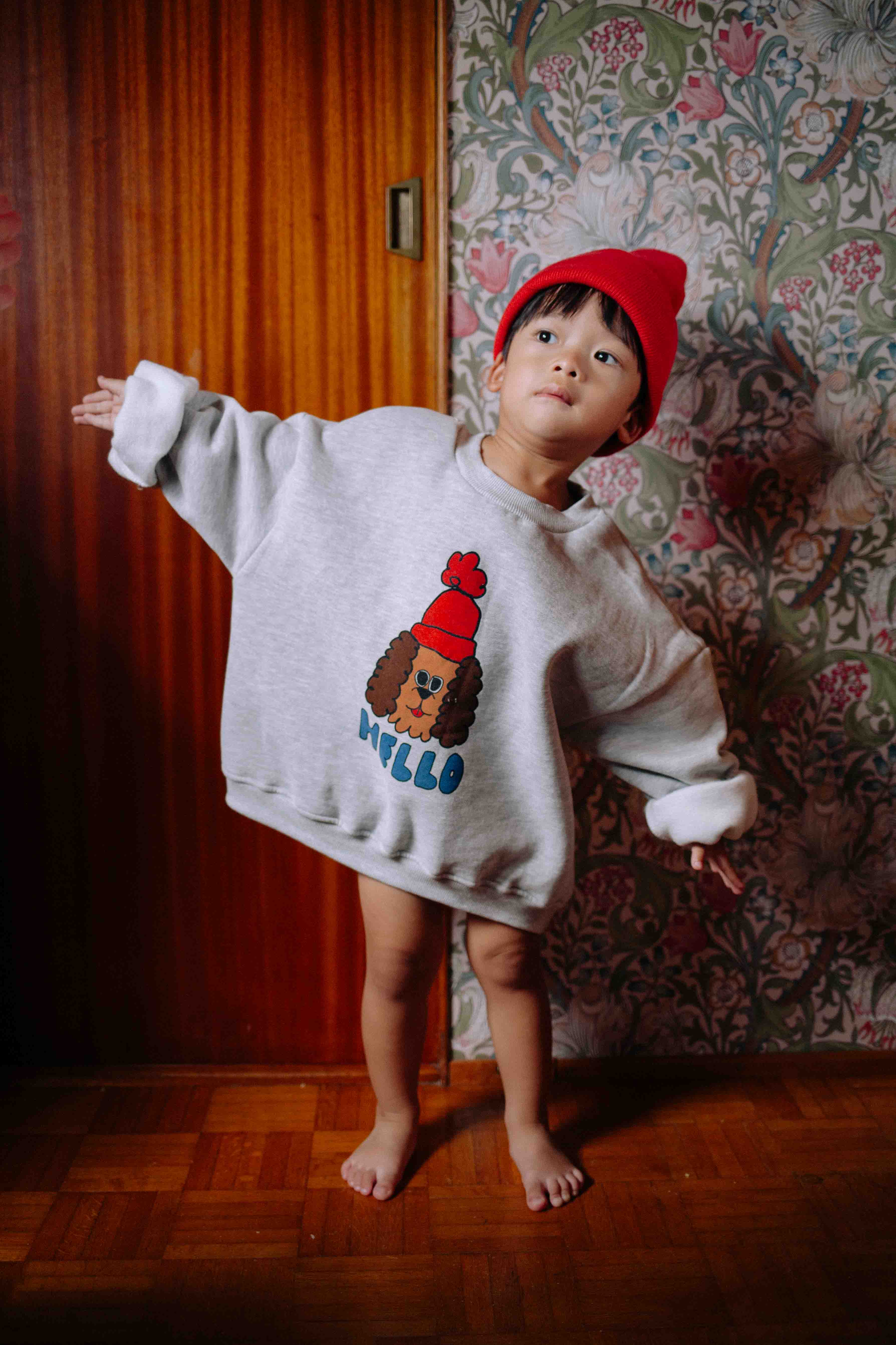 HELLO SWEATSHIRT
