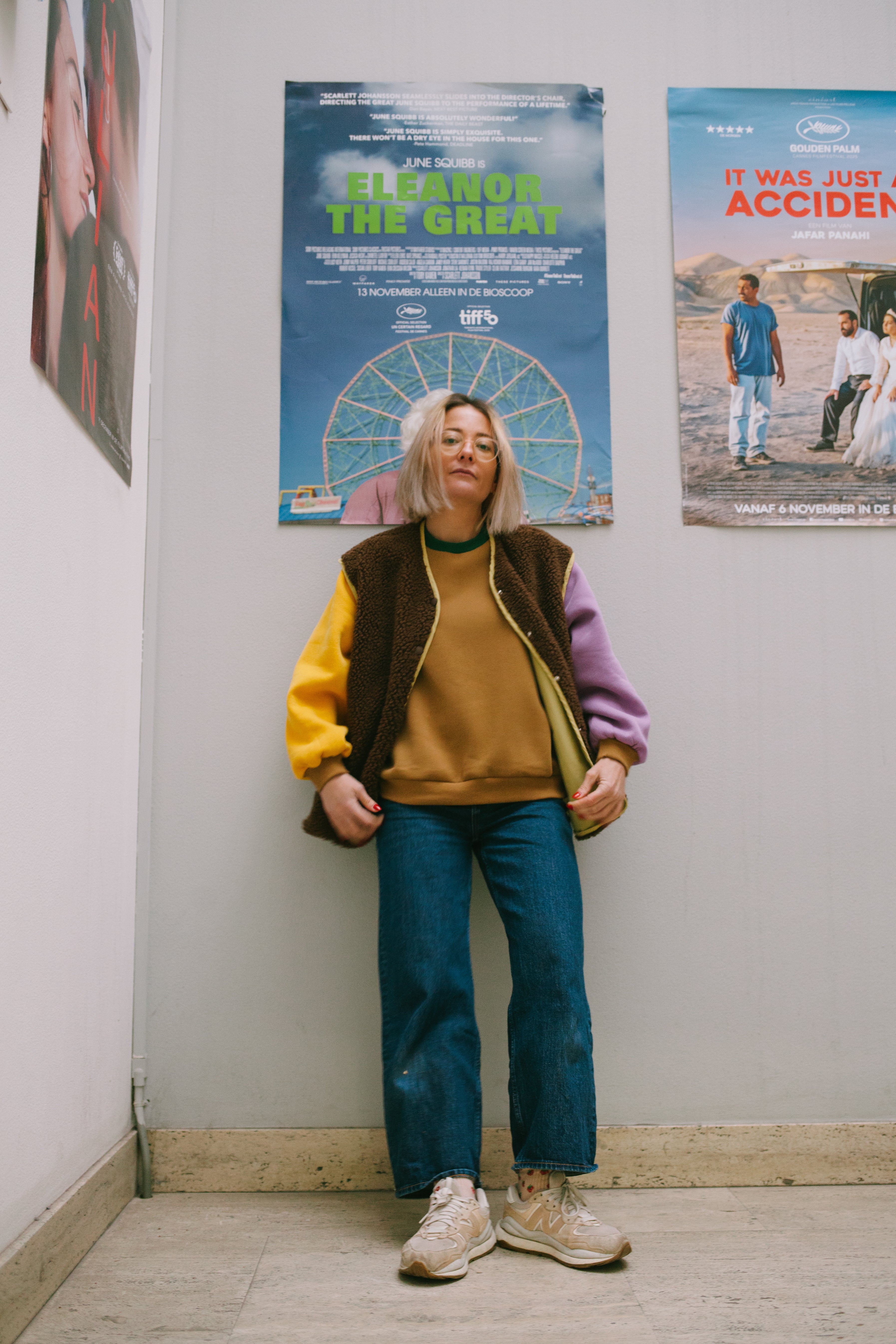 HAPPY EARTH SET WOMAN