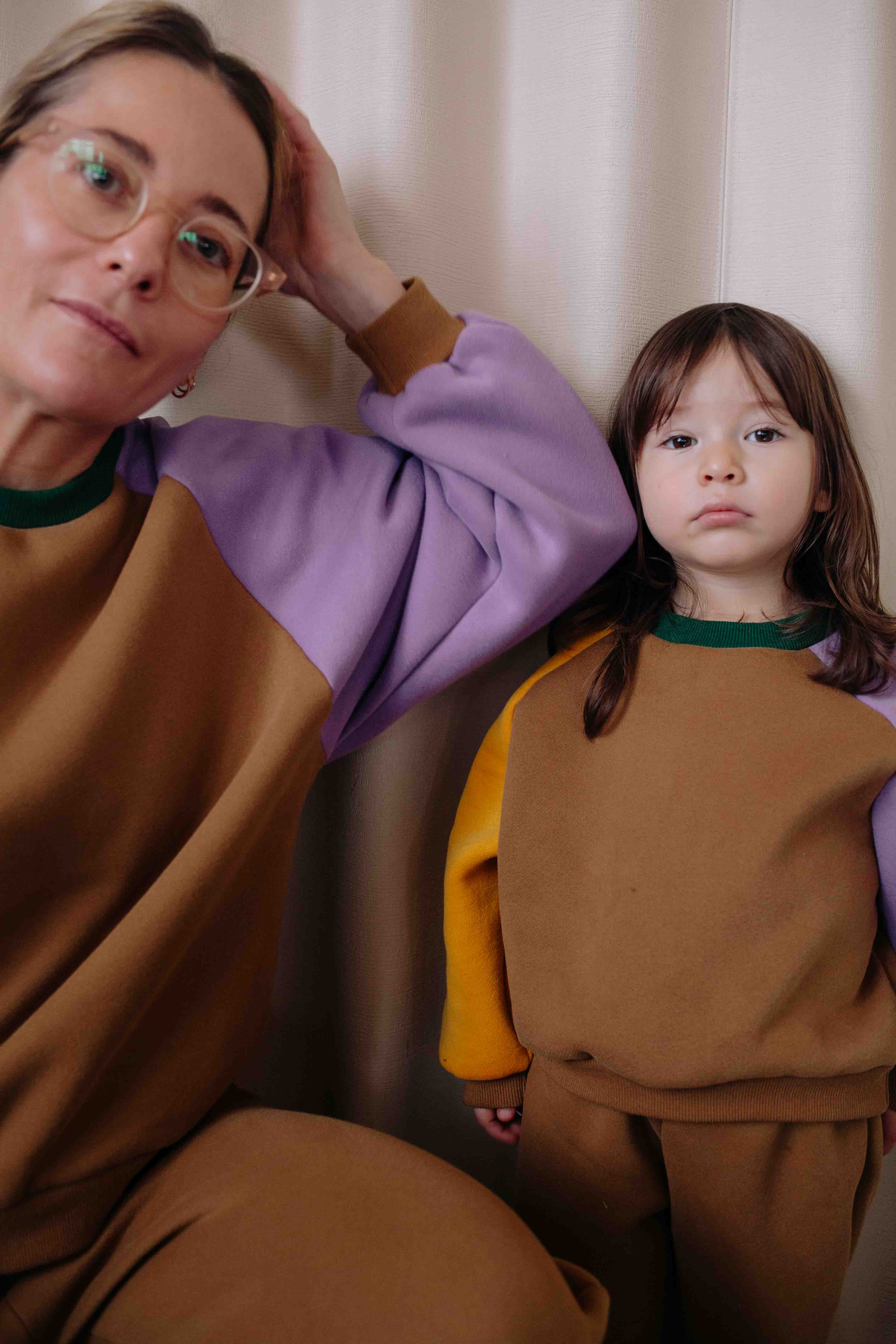 HAPPY EARTH SET WOMAN