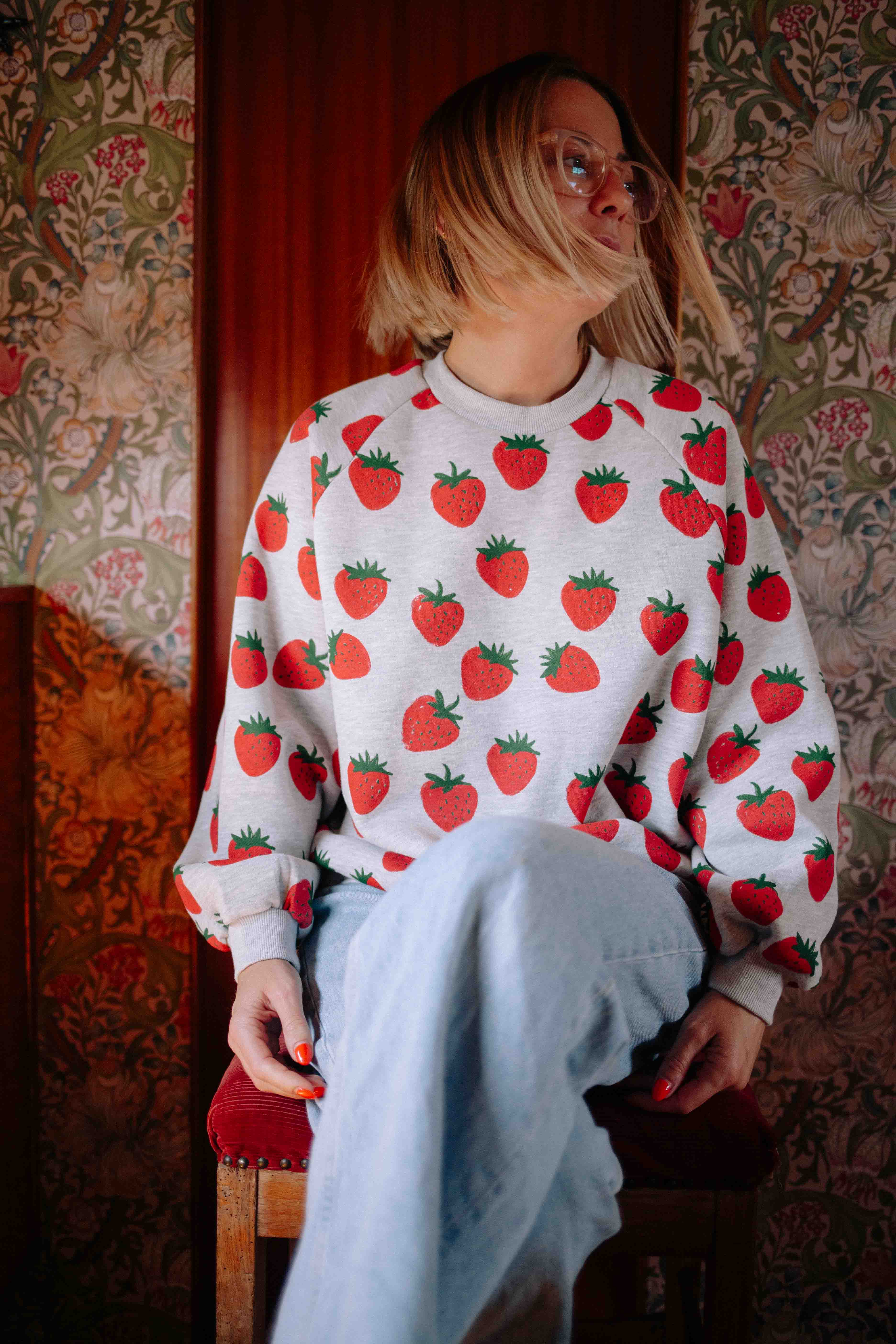 GREY STRAWBERRY SET WOMAN