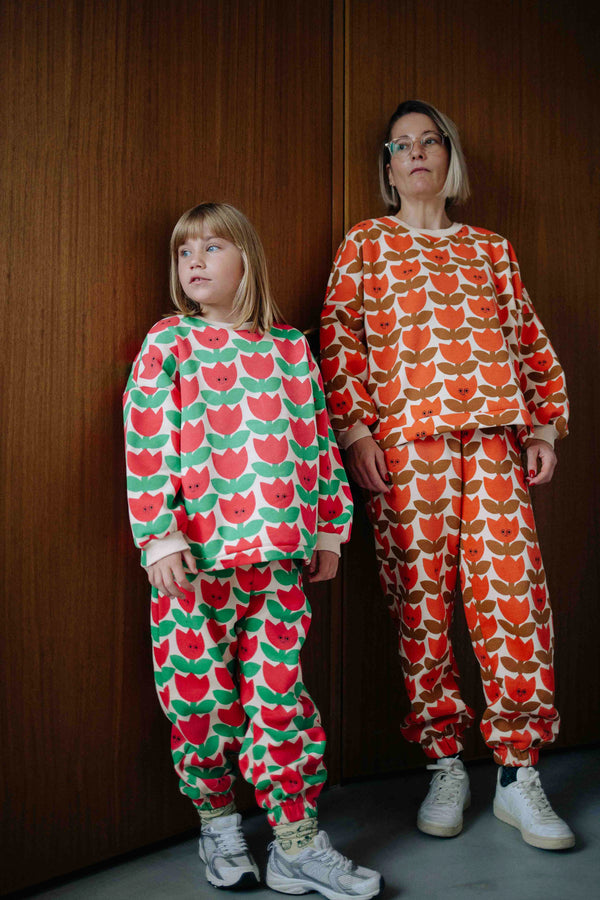 RED SMILING TULIP SET