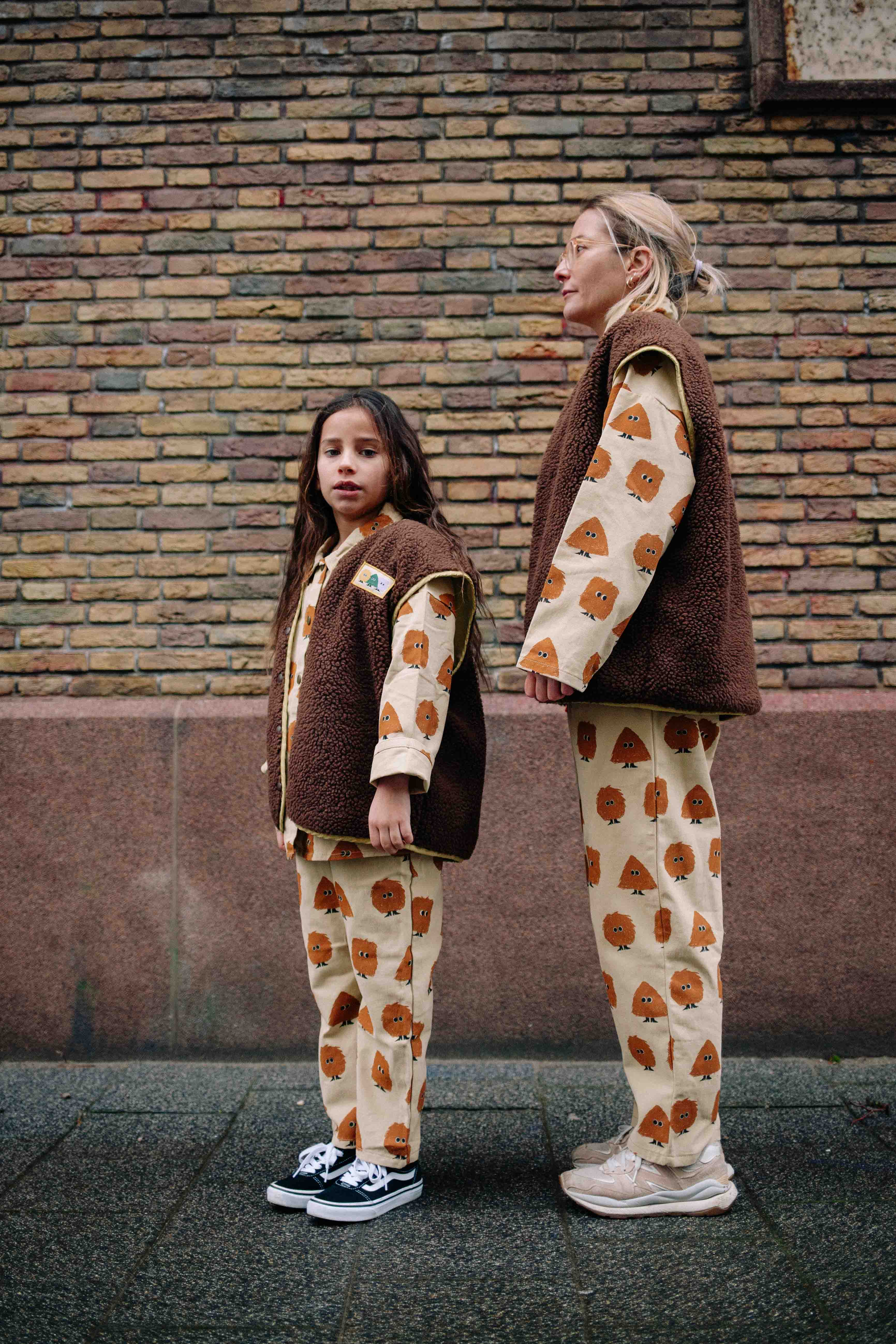 BROWN WAISTCOAT WOMAN