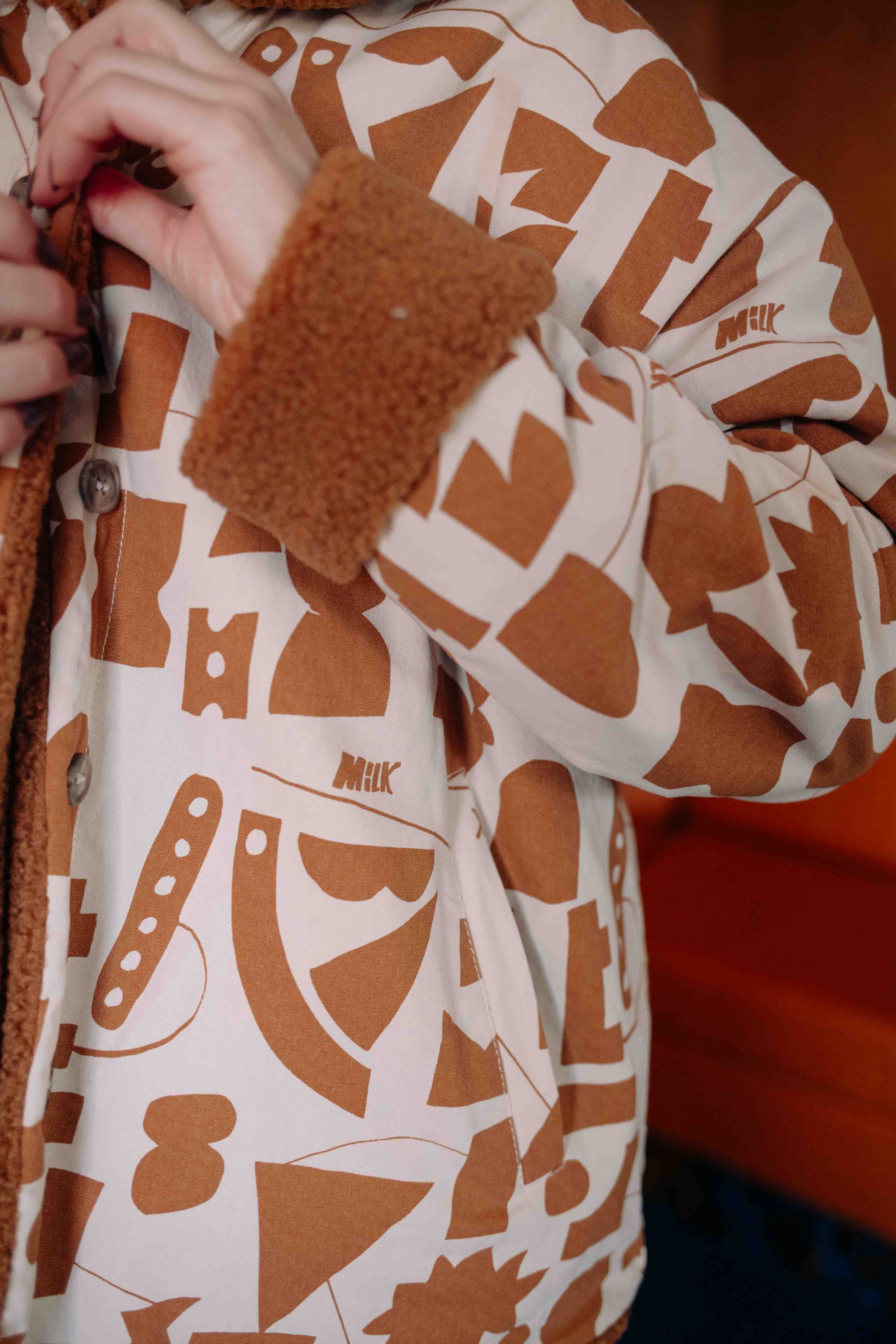 FLUFFY CHOCOLATE MILK COAT WOMAN