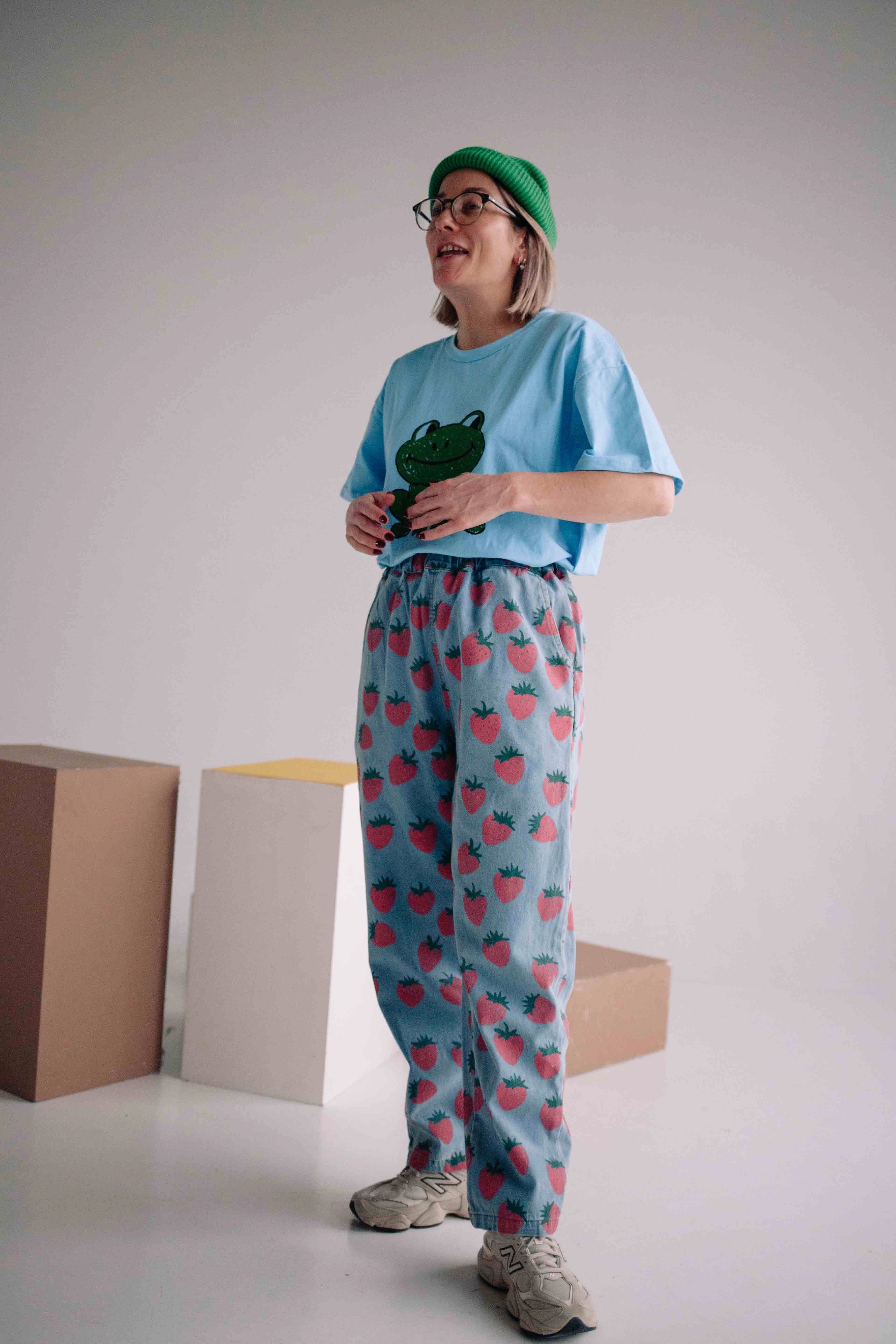 STRAWBERRY JEANS WOMAN