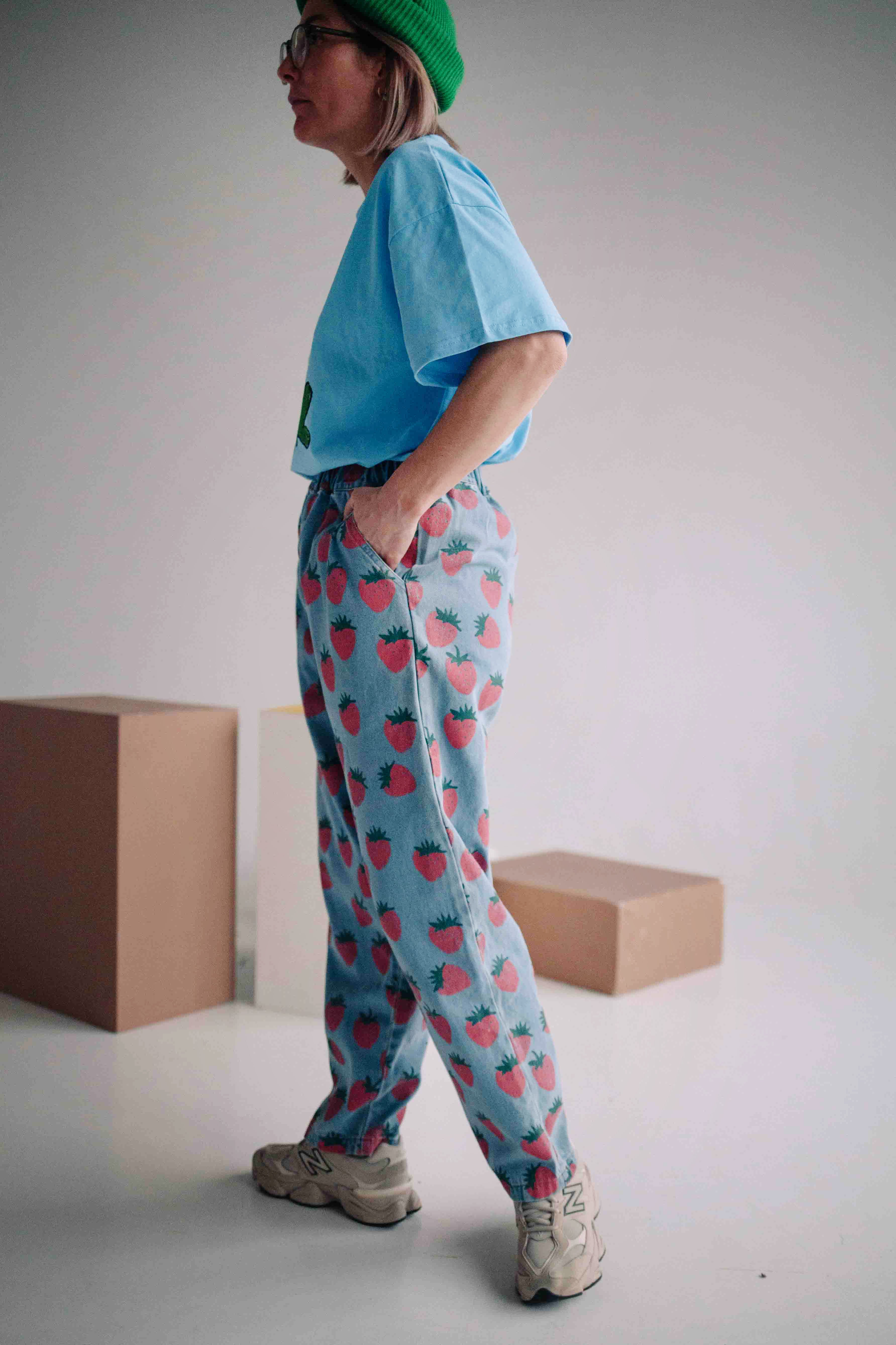 STRAWBERRY JEANS WOMAN