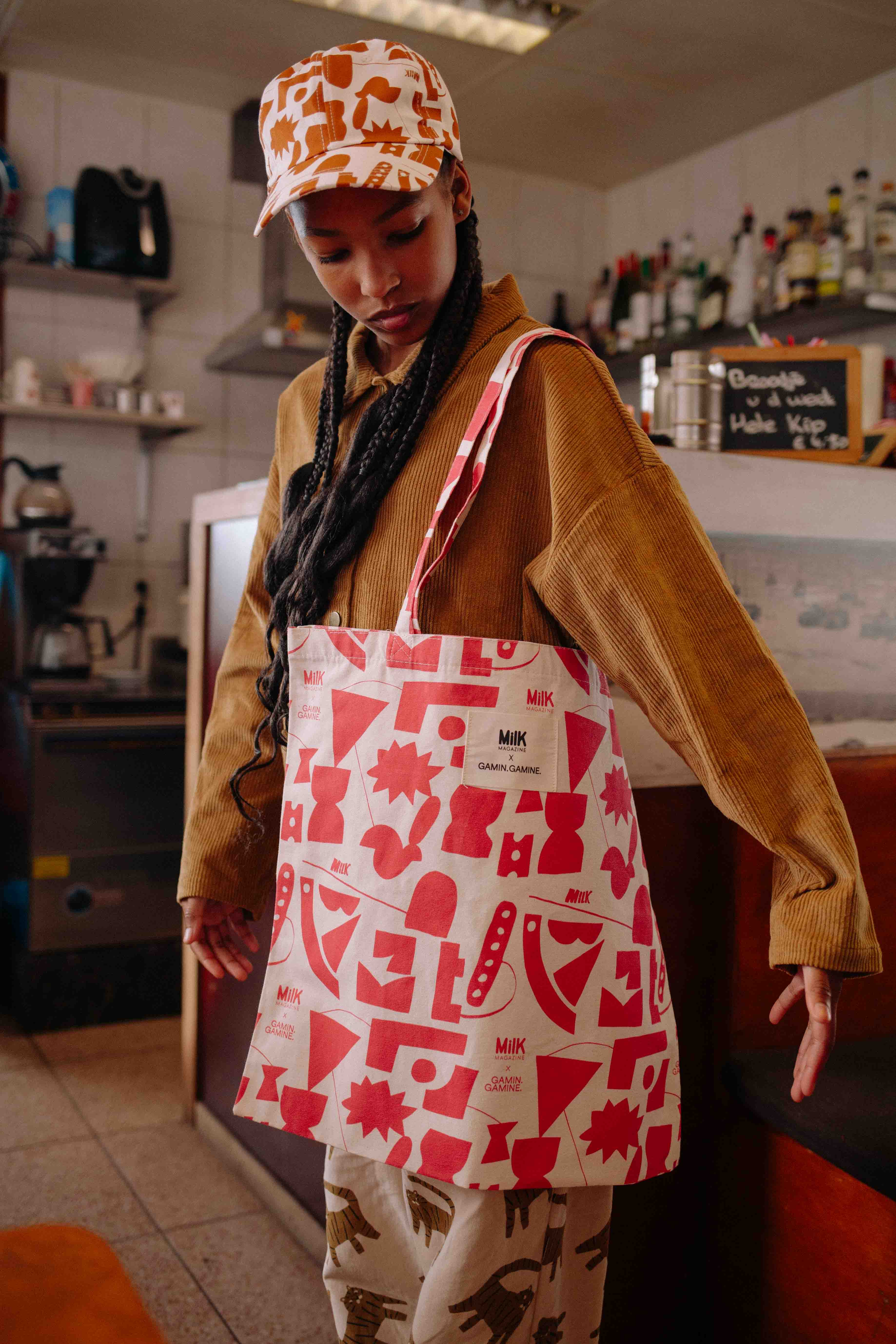 MILK À LA FRAISE TOTE