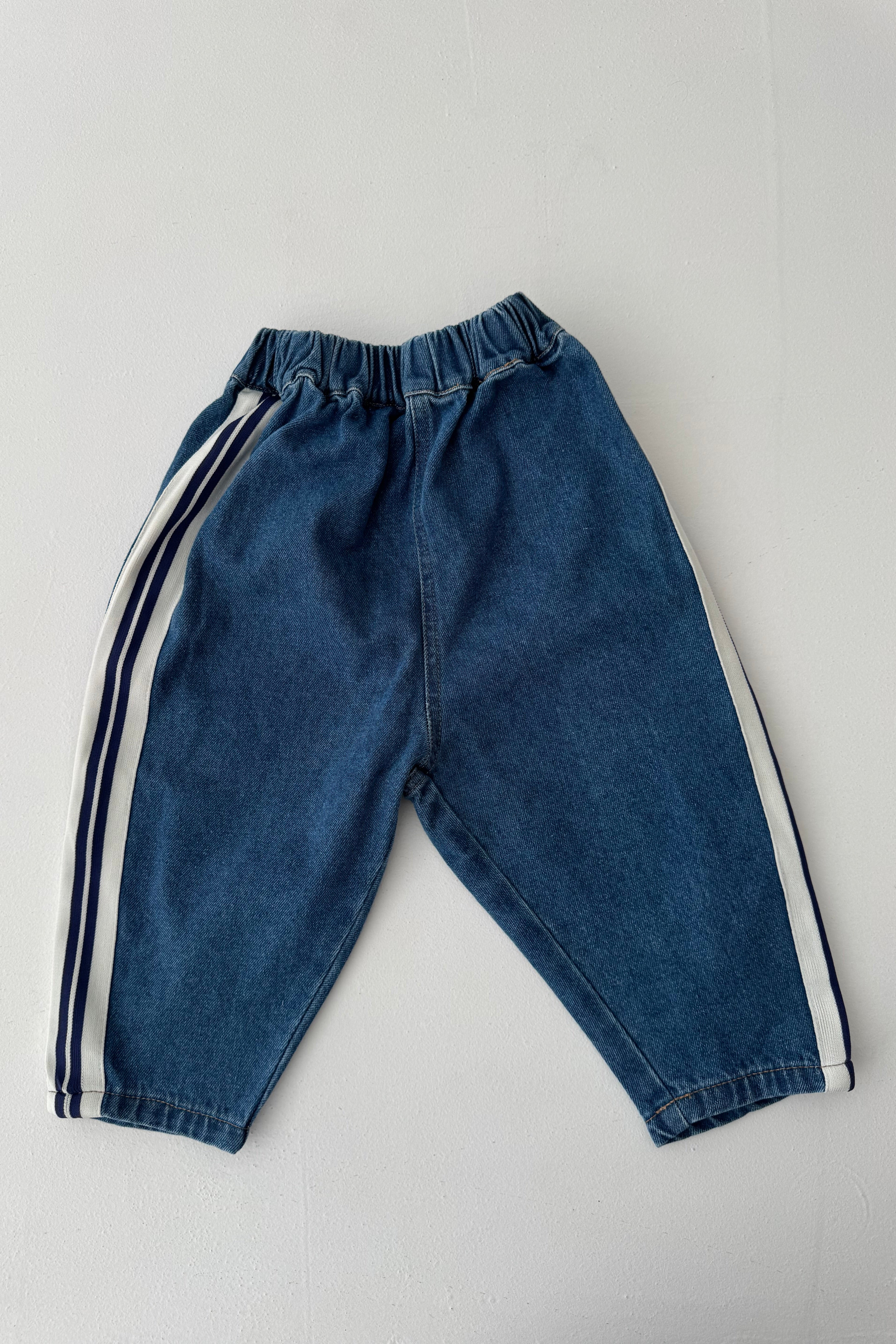 BANANA JEANS