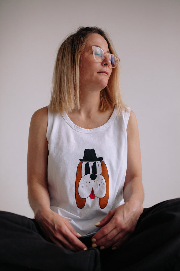 TANK TOP HAT DOG WOMAN
