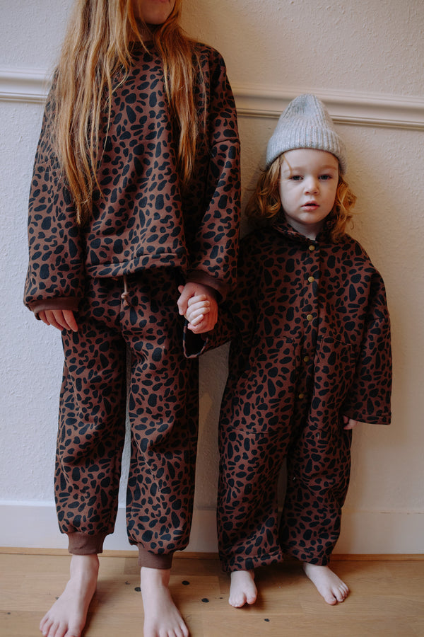 COMFY SET LEOPARD COFFEE