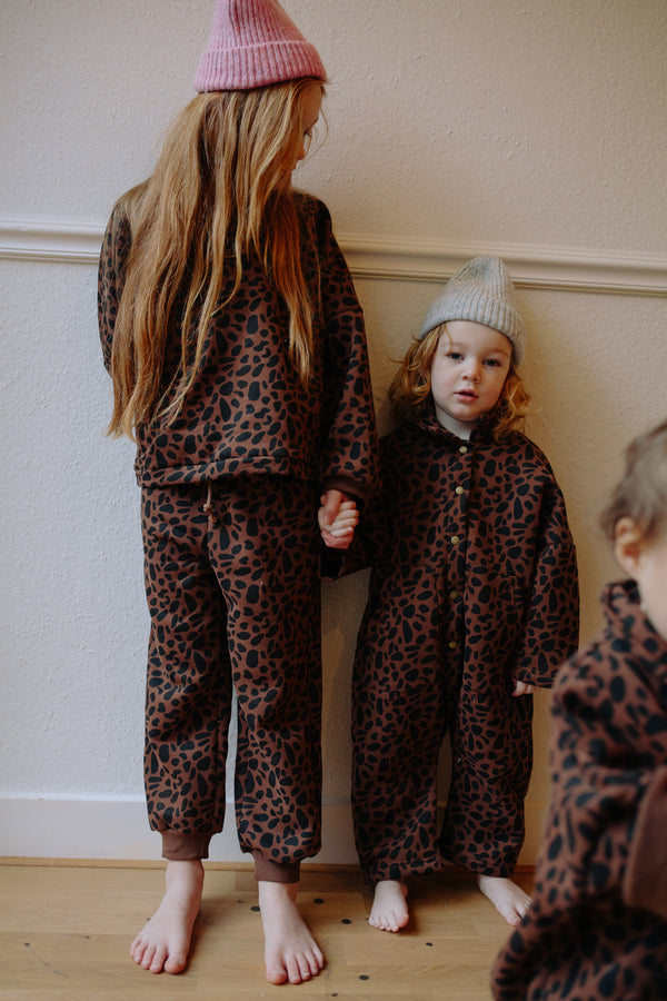 COMFY SET LEOPARD COFFEE