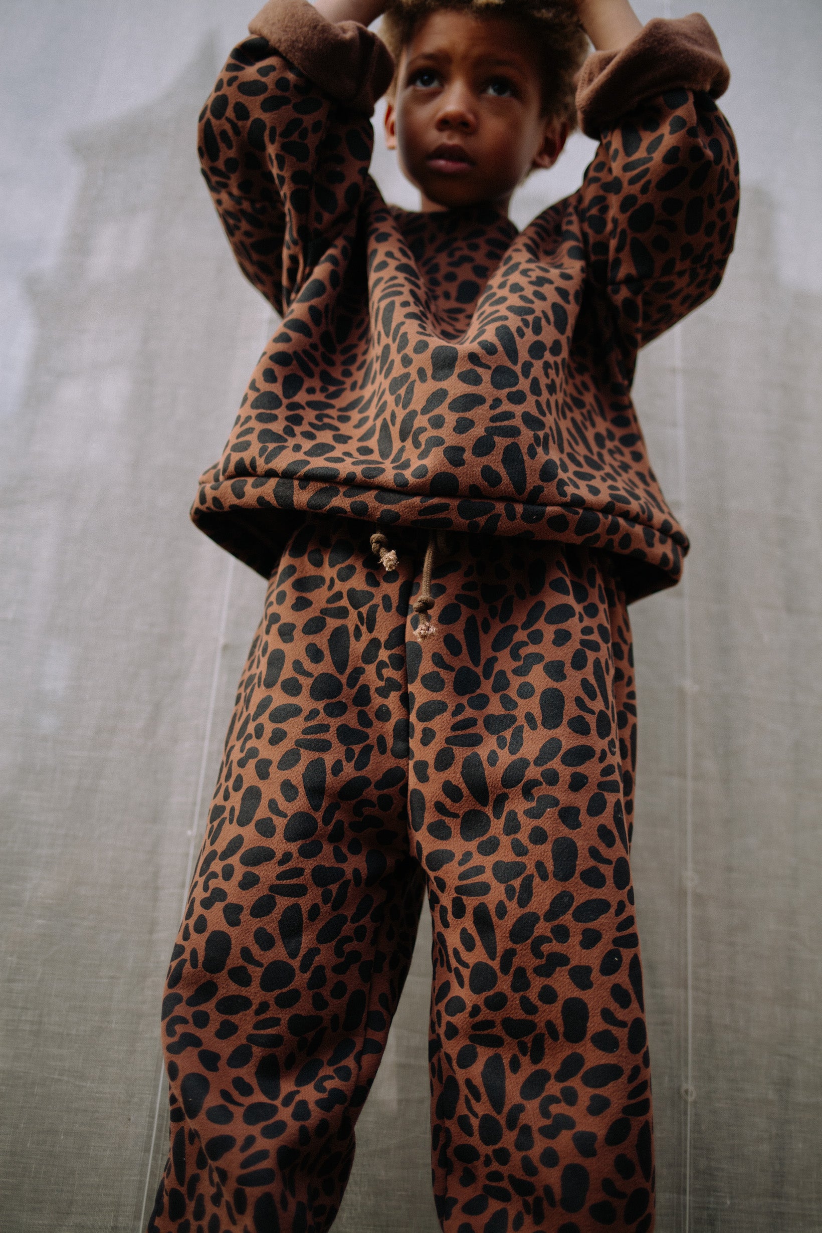 COMFY SET LEOPARD COFFEE