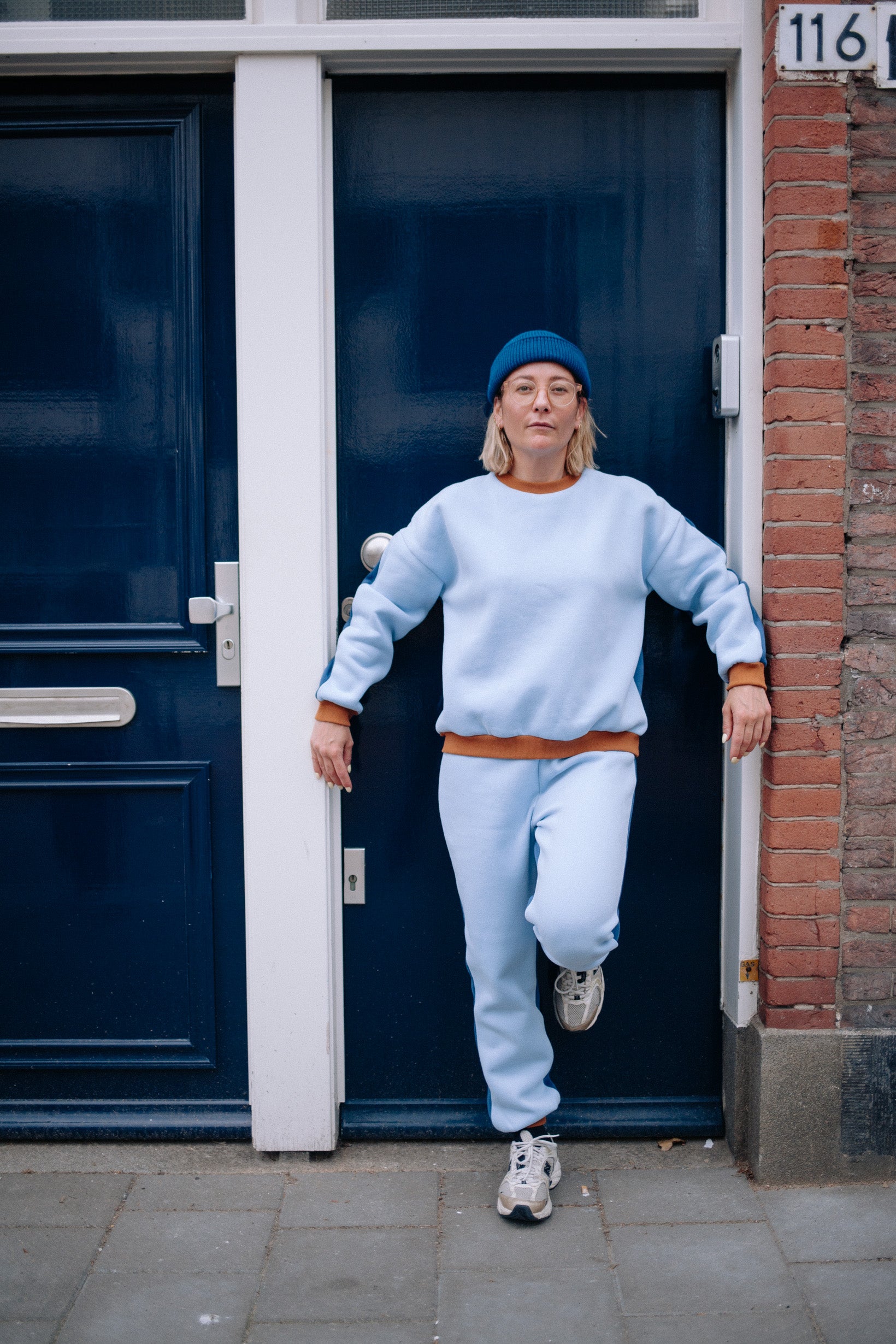BLUE SKY SET WOMAN