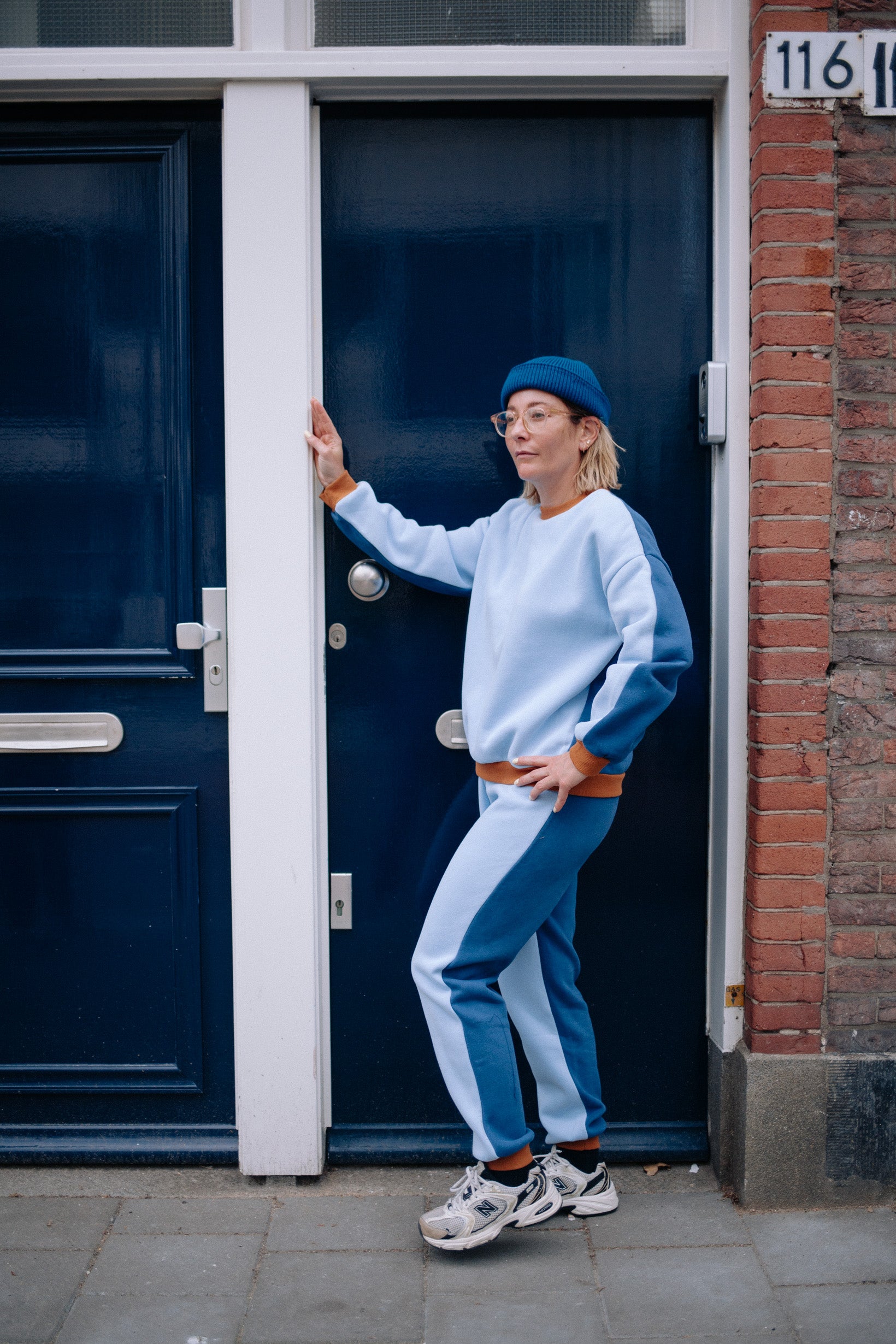 BLUE SKY SET WOMAN