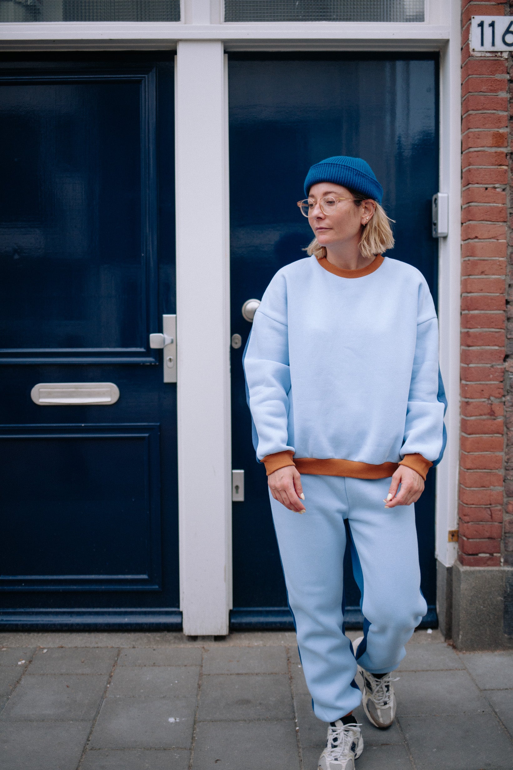 BLUE SKY SET WOMAN