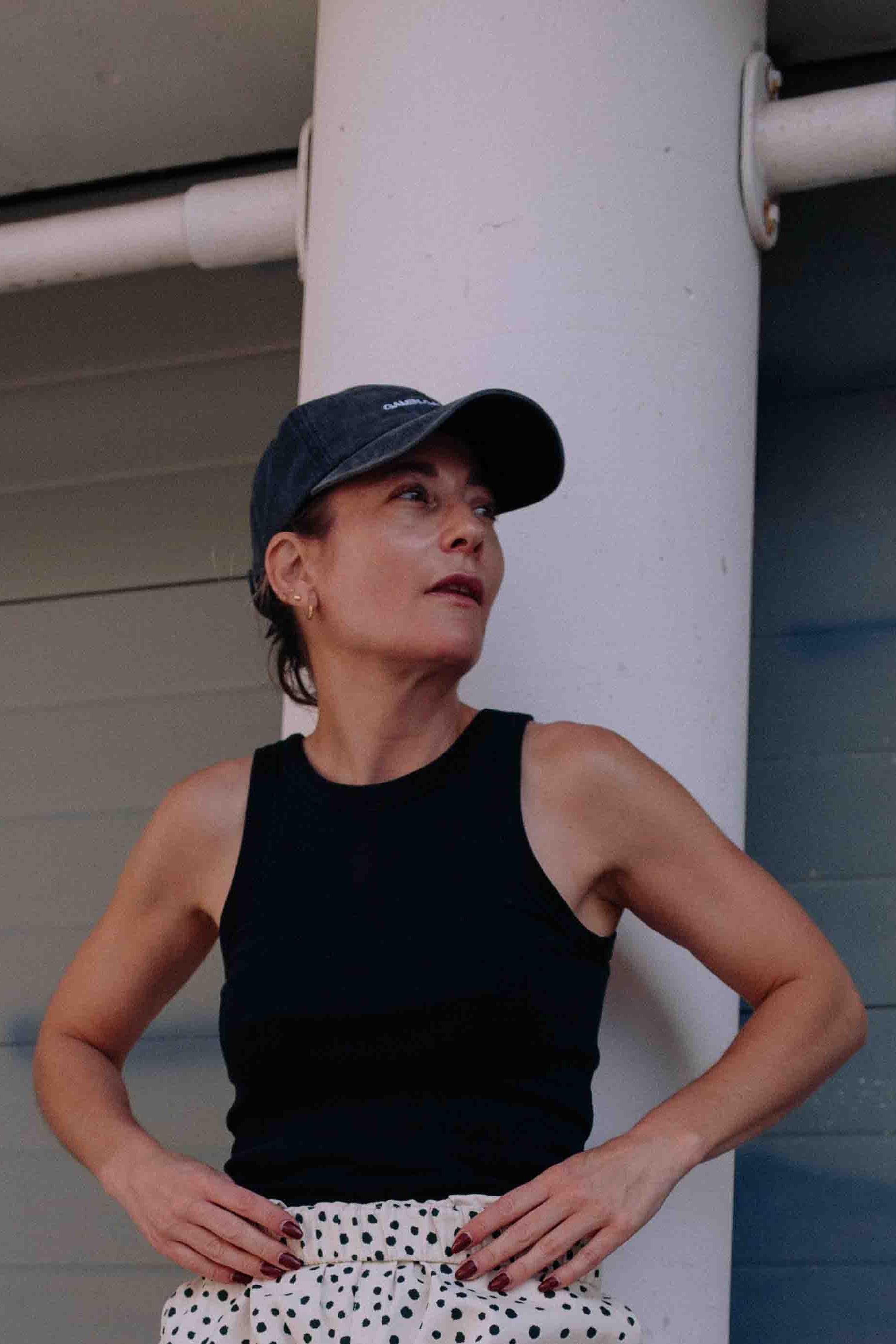 BLACK SIGNATURE CAP ADULT