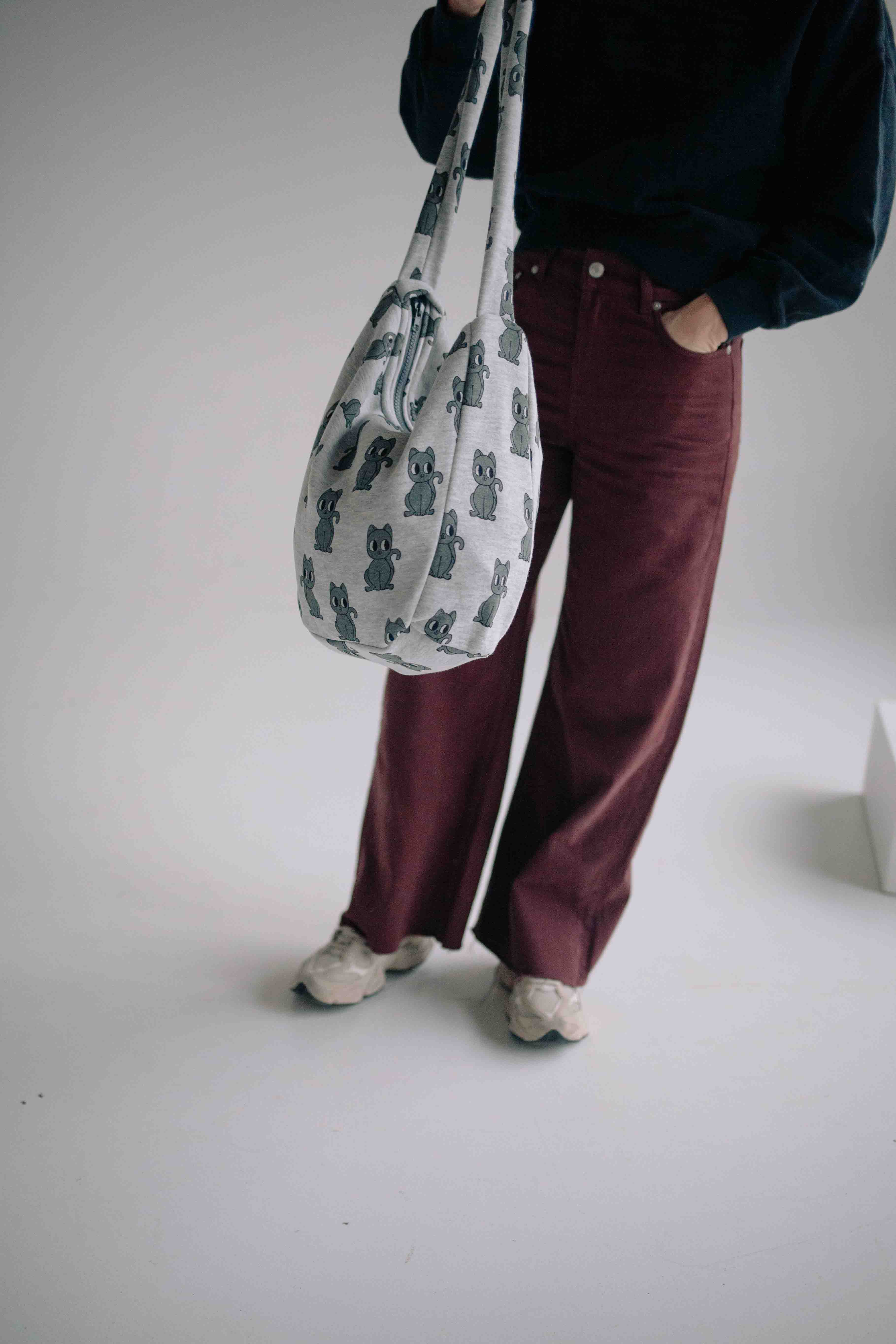 CURIOUS KITTEN GREY BAG