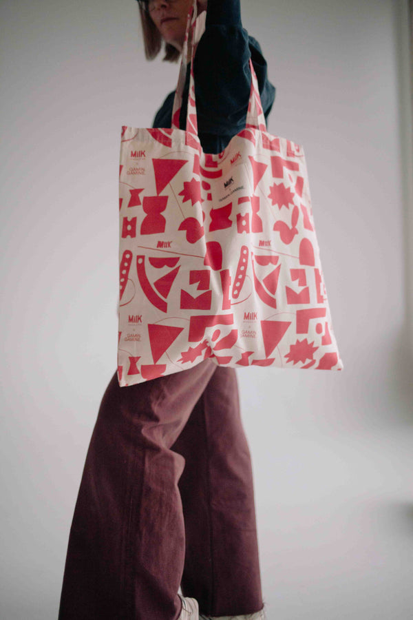 MILK À LA FRAISE TOTE