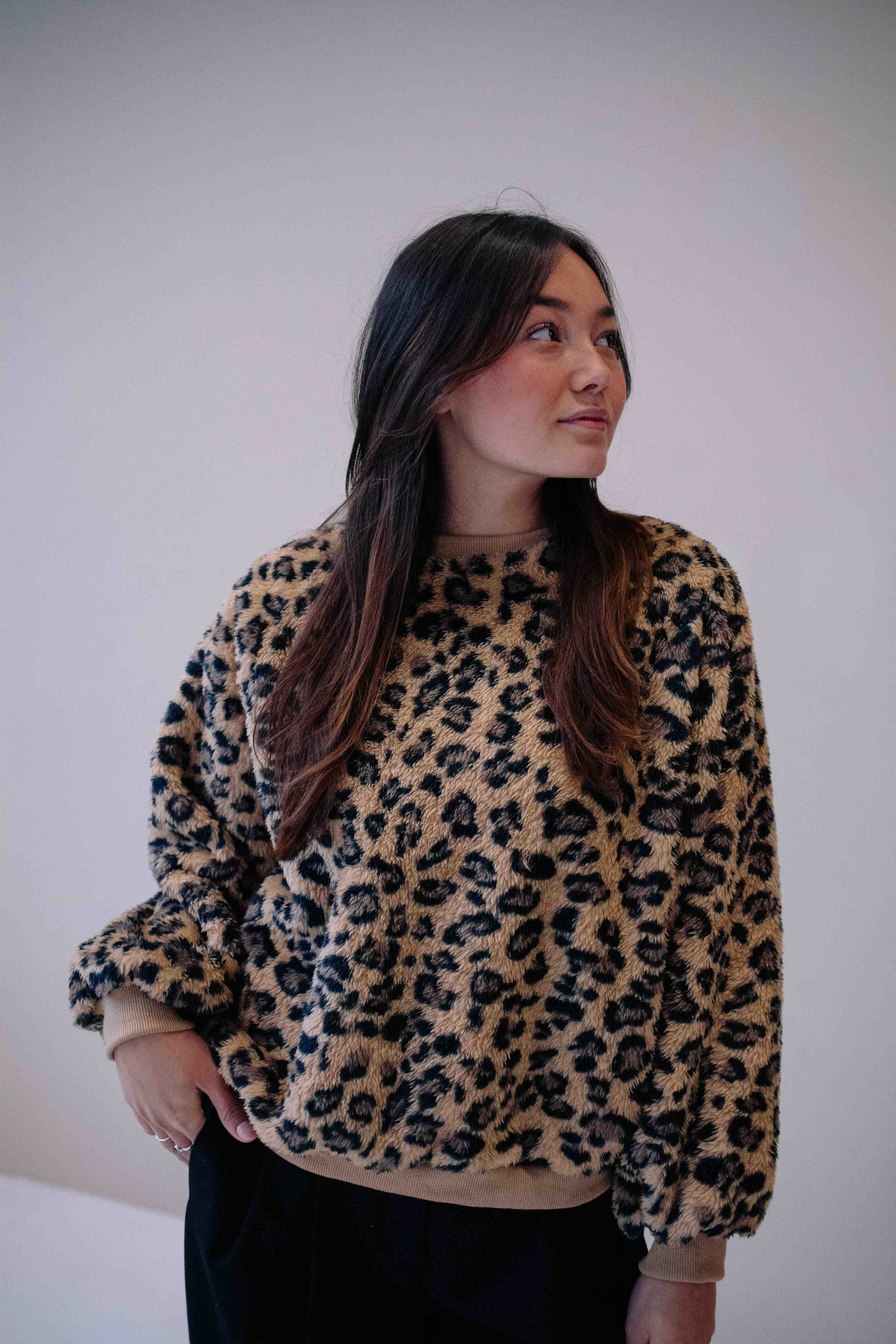 SWEAT FLUFFY LEO FEMME