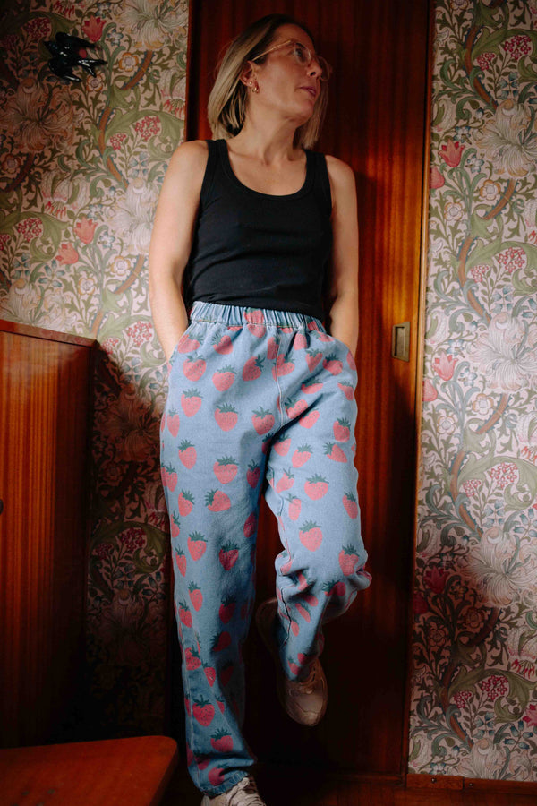 STRAWBERRY JEANS WOMAN