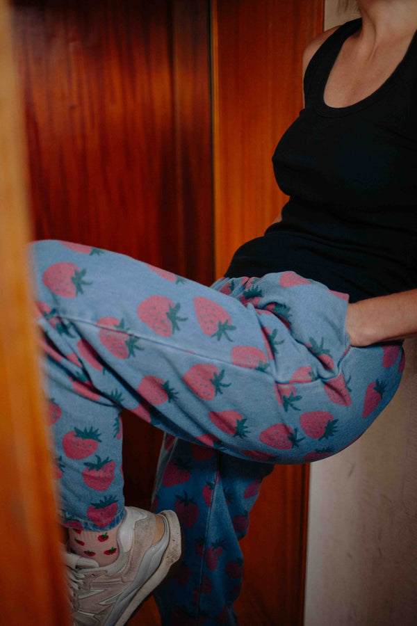 STRAWBERRY JEANS WOMAN