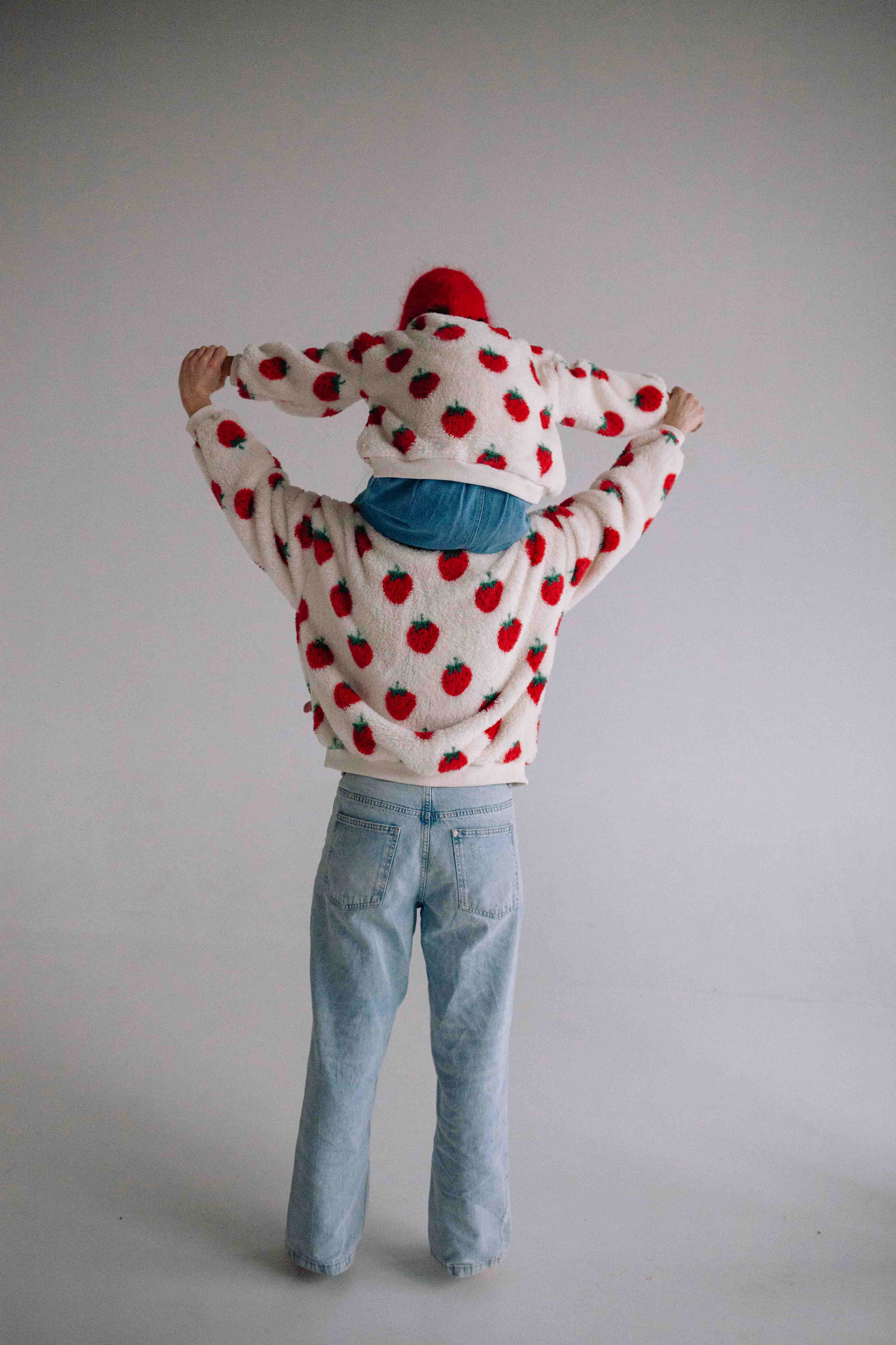 STRAWBERRY SWEATSHIRT