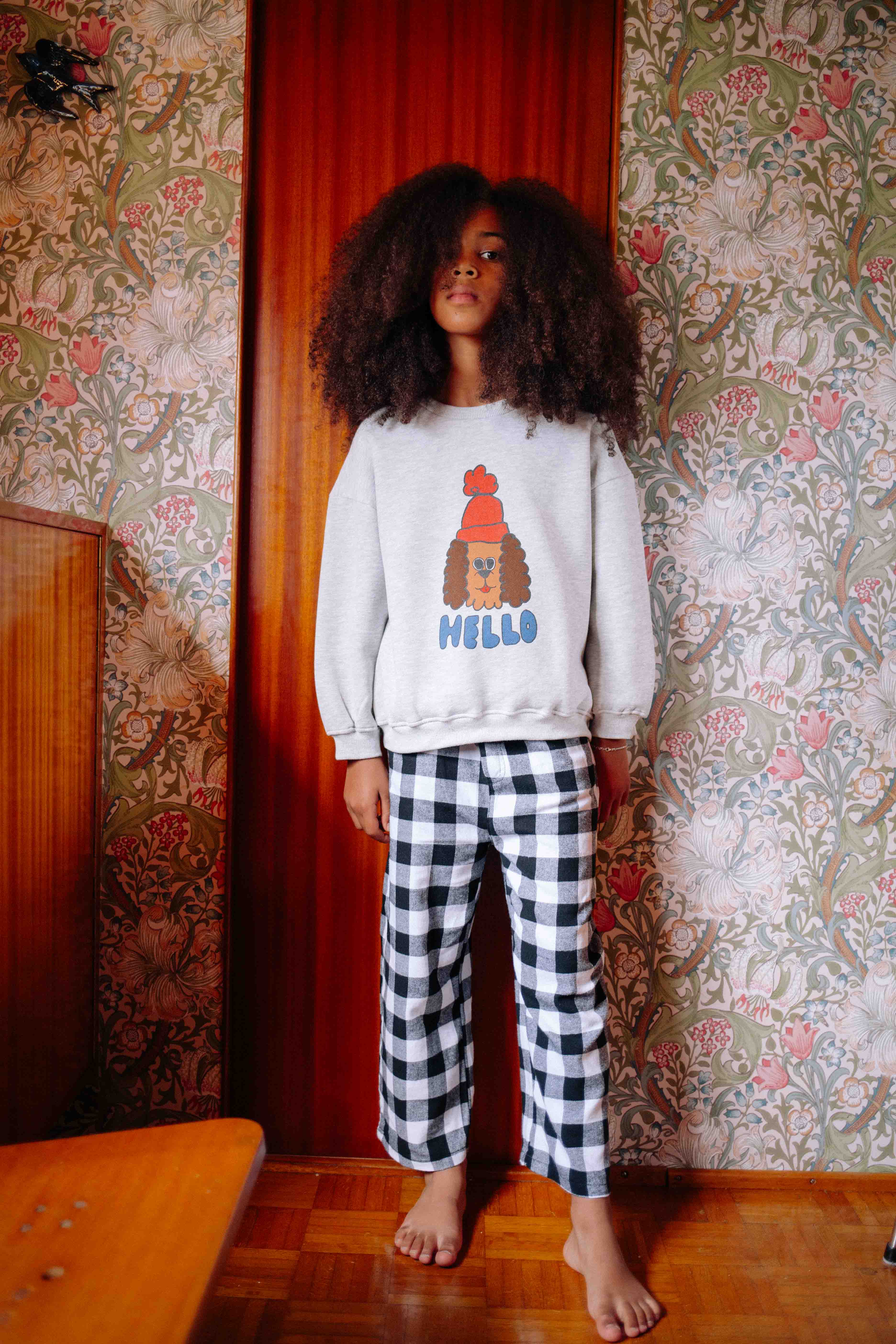 HELLO SWEATSHIRT