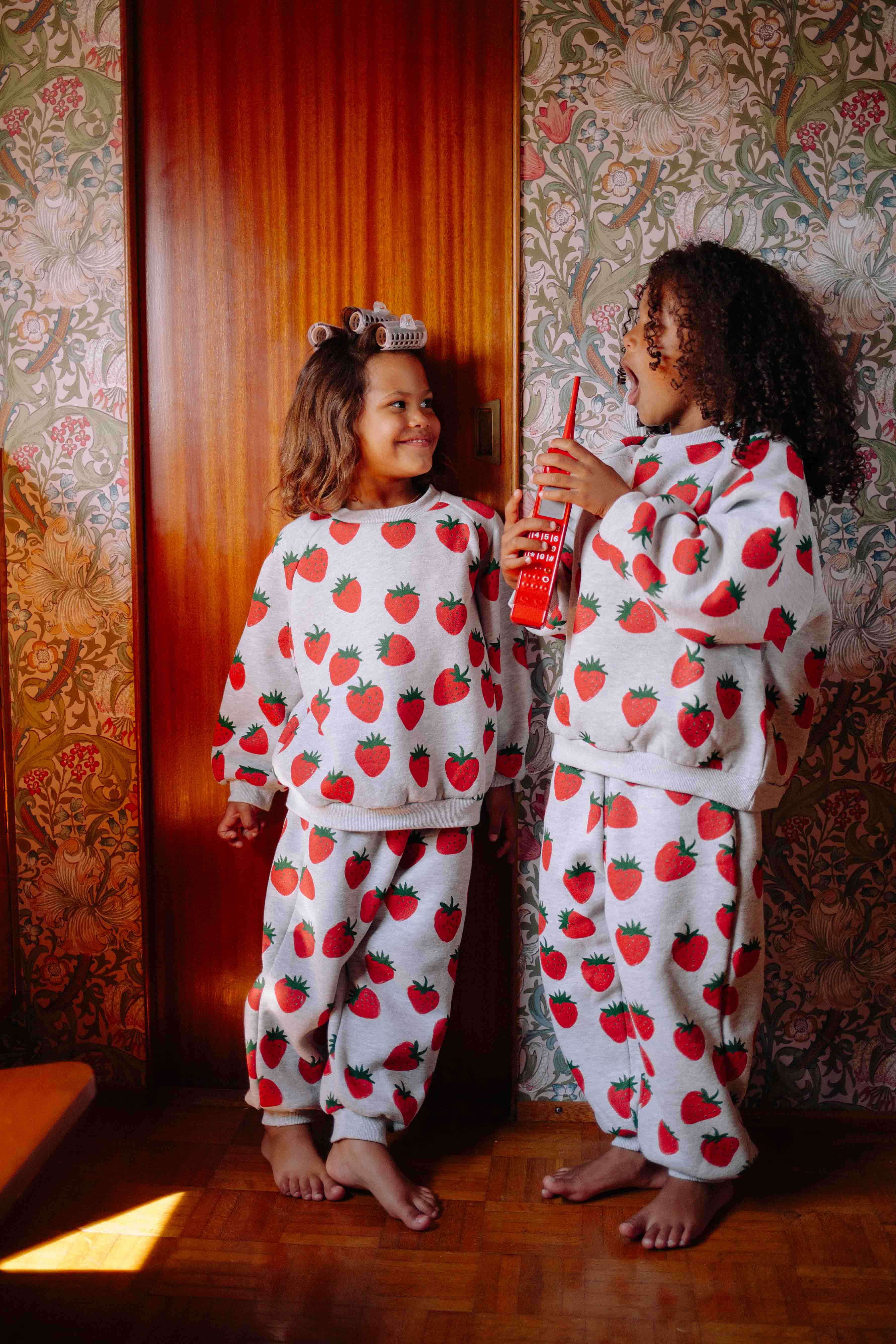 ENSEMBLE GRIS STRAWBERRRY 