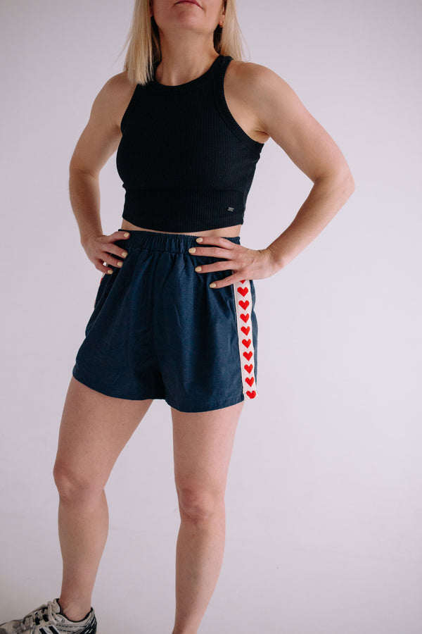 LOVE LINE SHORTS WOMAN