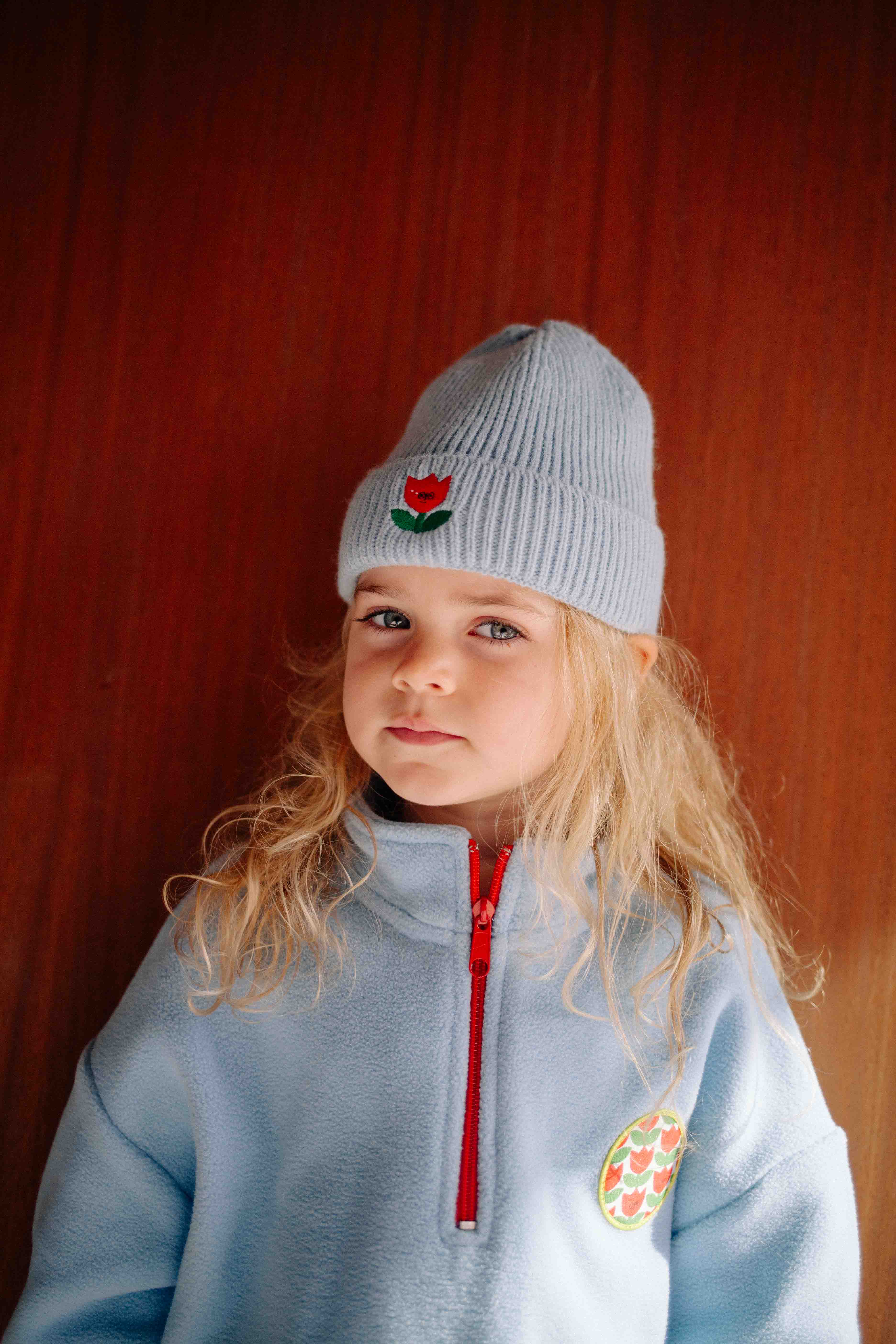 BONNET ROUGE PATCH TULIPE