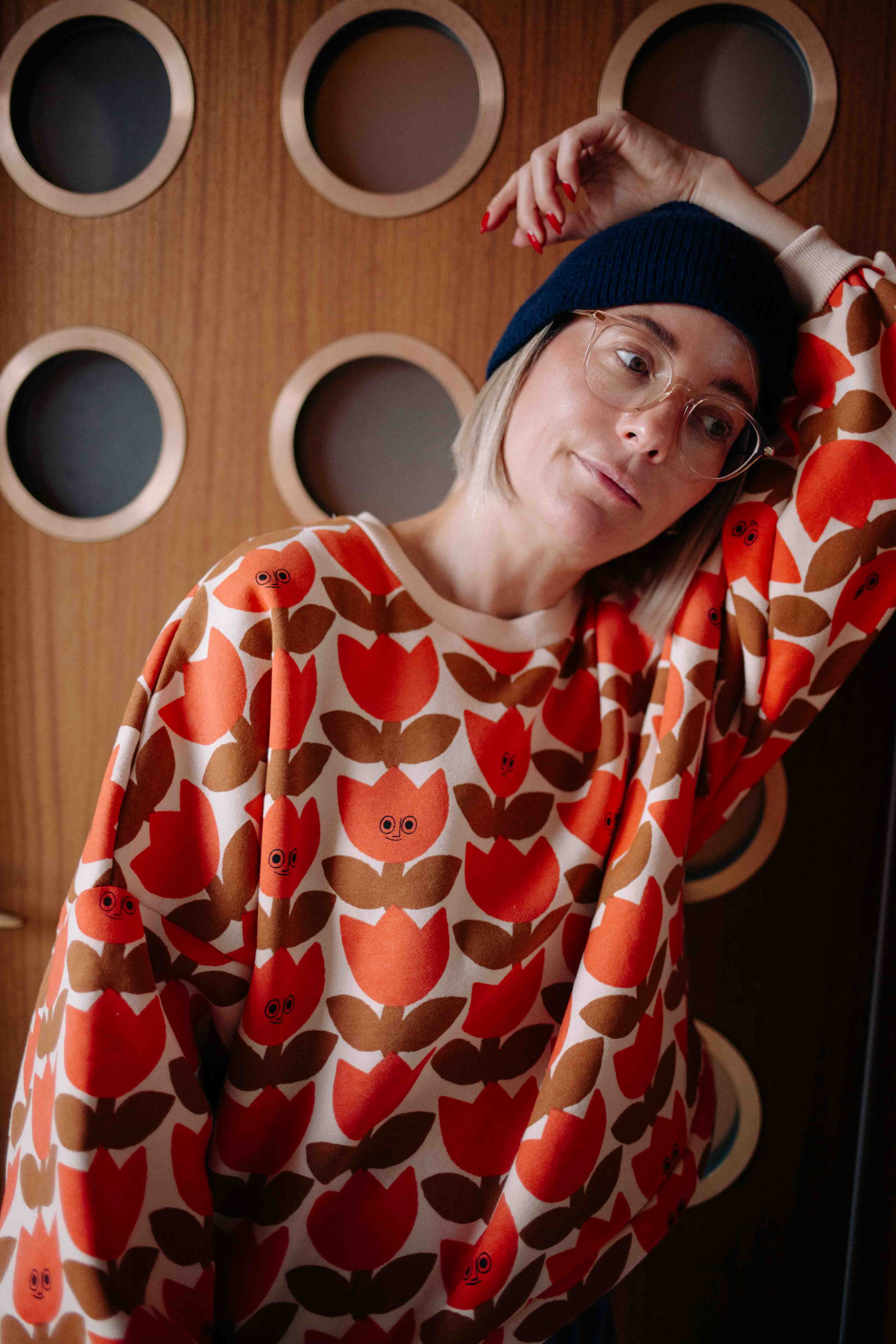 ORANGE SMILING TULIP SET WOMAN