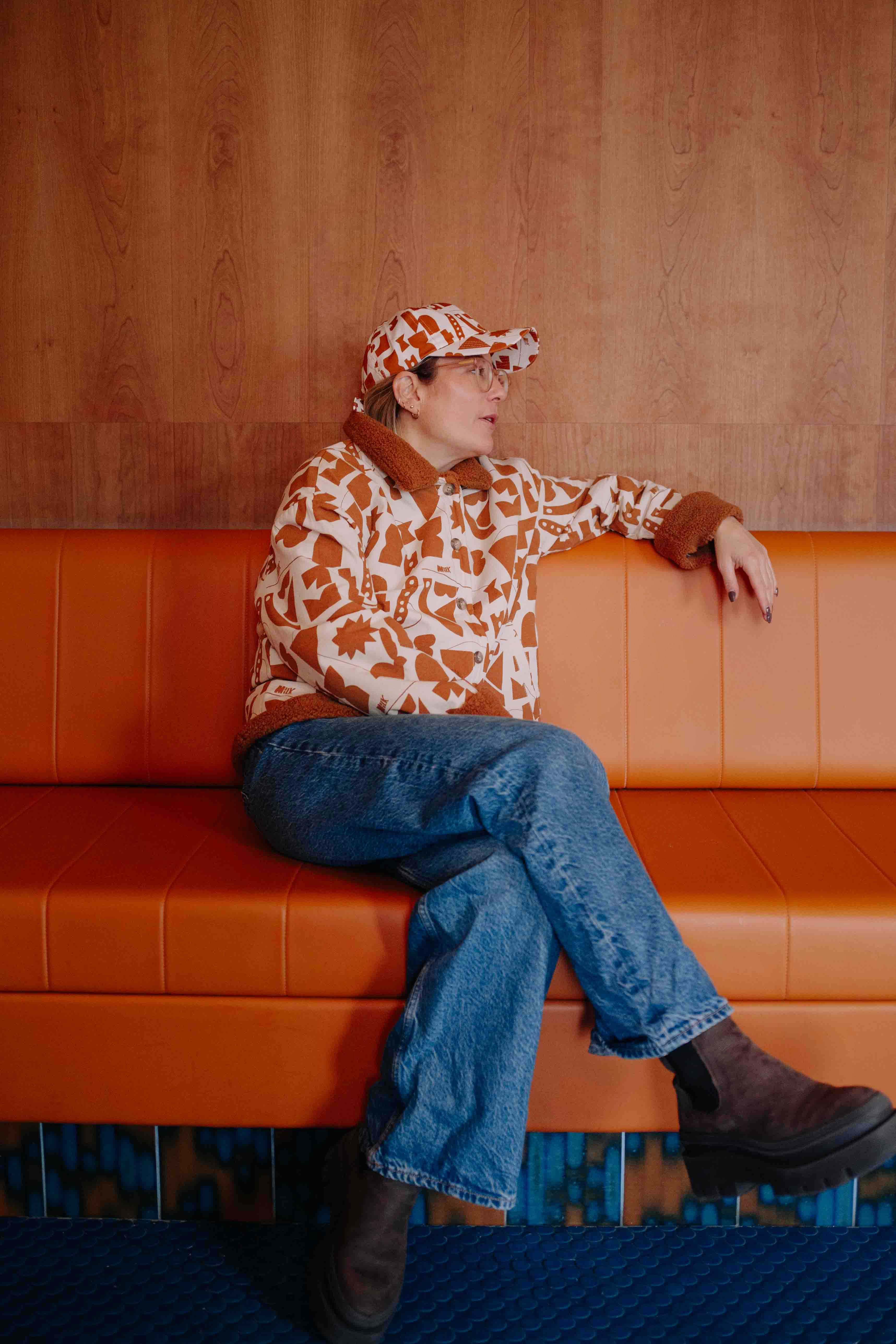 FLUFFY CHOCOLATE MILK COAT WOMAN