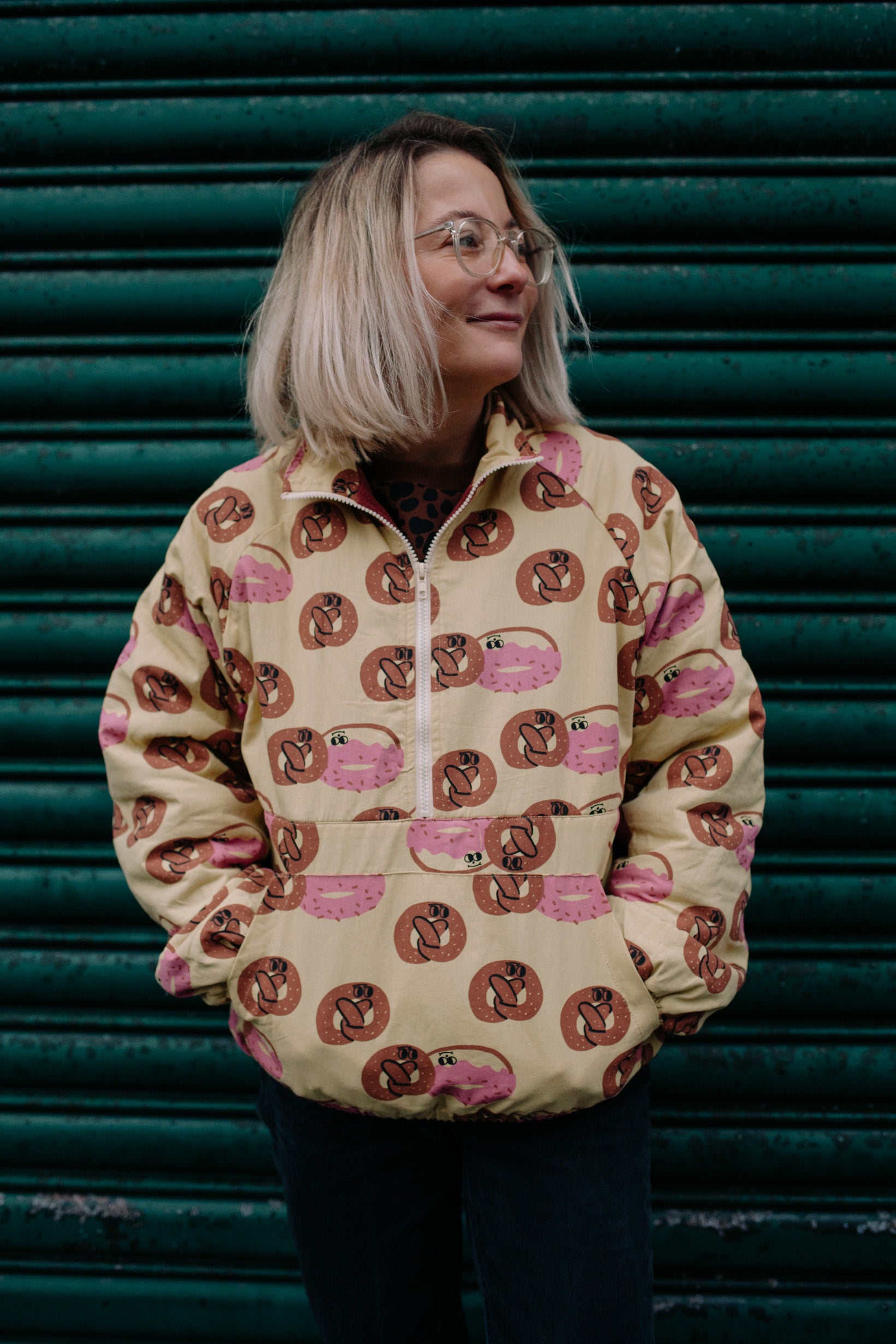 PRETZEL DONUT JACKET MUM