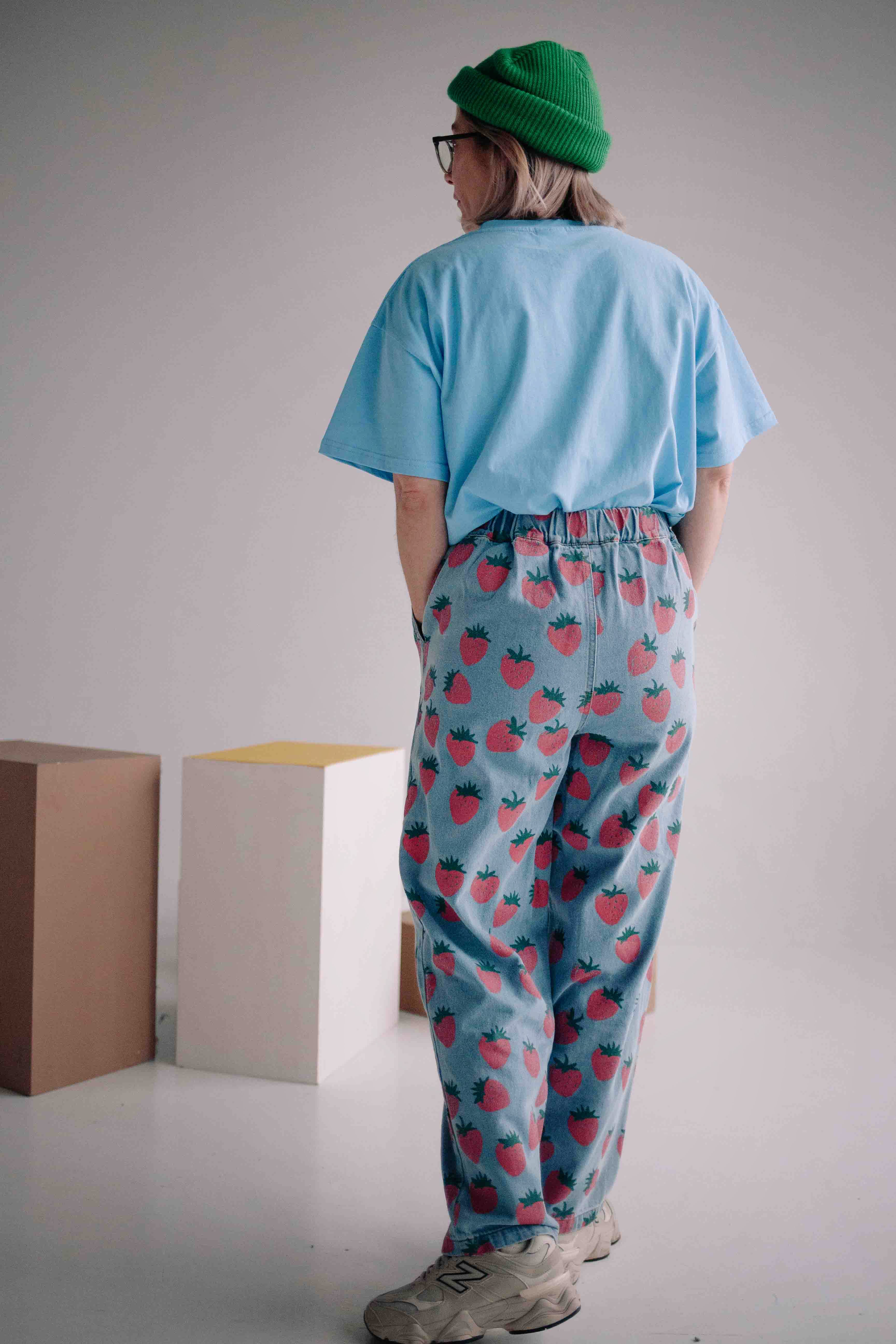 STRAWBERRY JEANS WOMAN