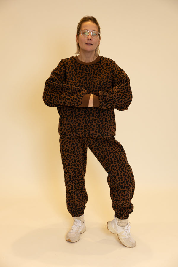 COMFY SET LEOPARD COFFEE MUM